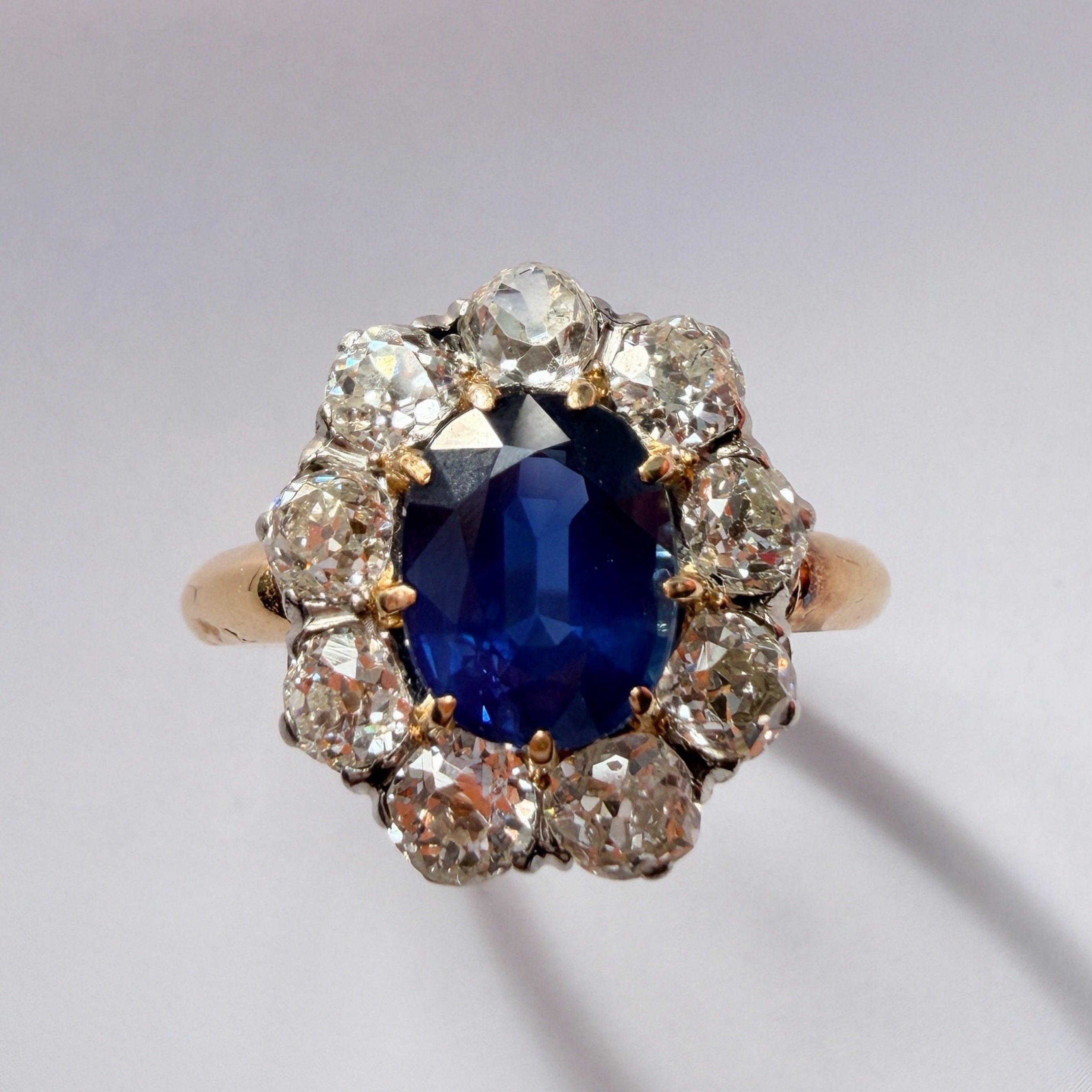 Antique 18K gold certified natural blue sapphire and diamonds ring