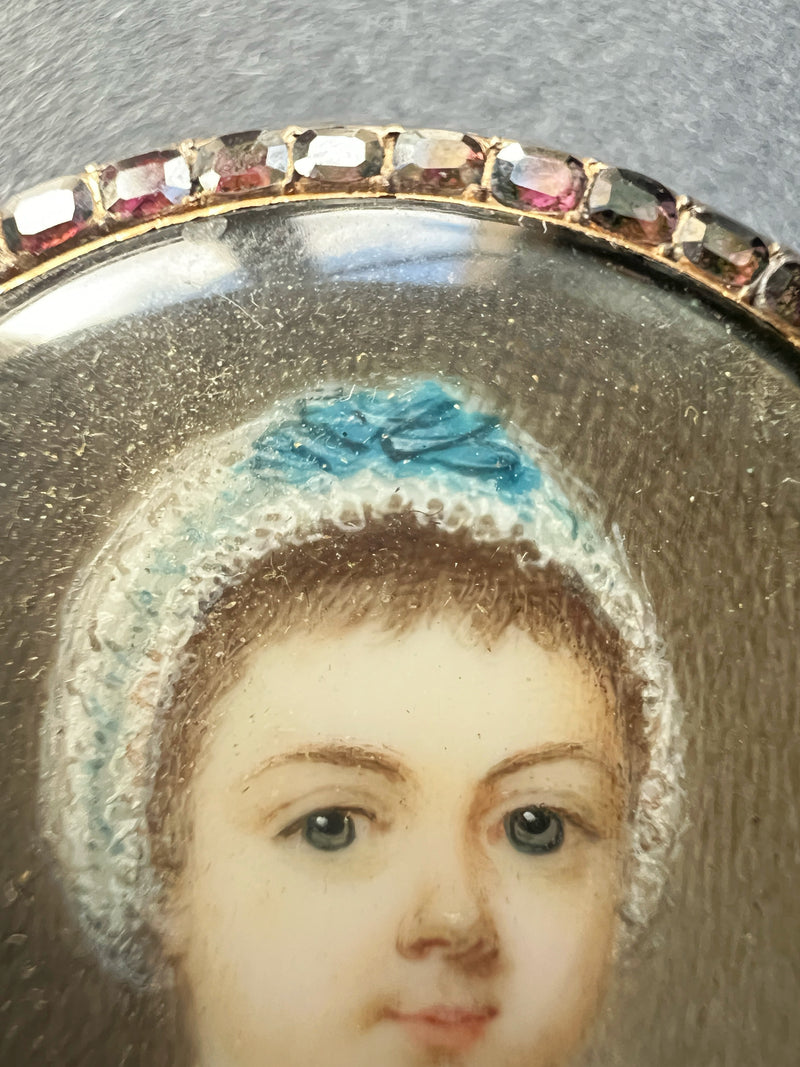 Georgian era 18K gold garnet miniature portrait brooch - Curiously timeless