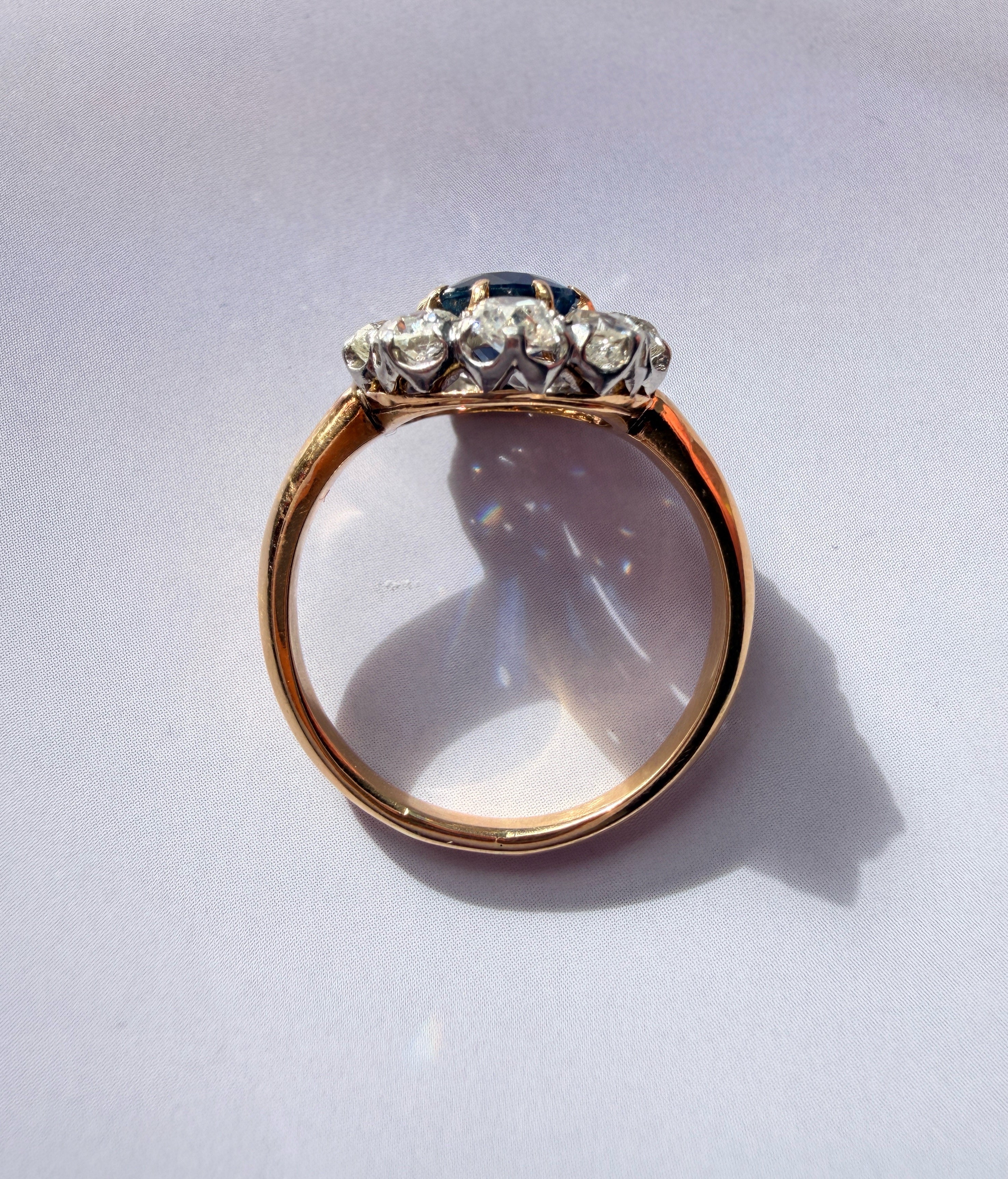 Antique 18K gold certified natural blue sapphire and diamonds ring