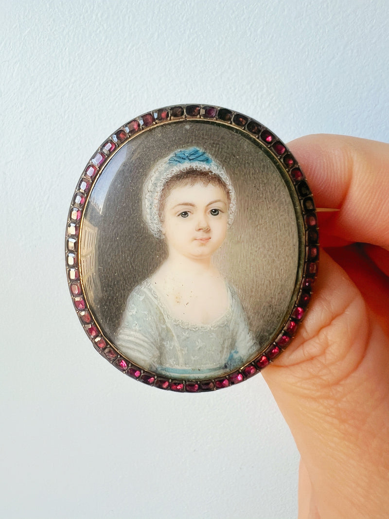 Georgian era 18K gold garnet miniature portrait brooch - Curiously timeless