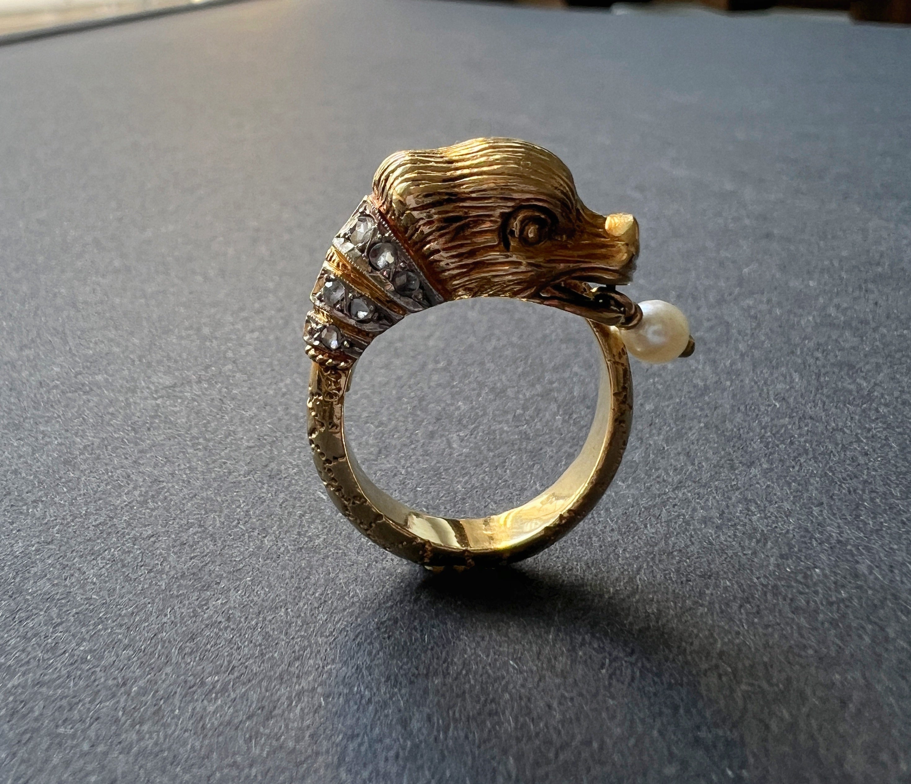 Vintage 18K gold diamonds and pearl dolphin ring - Curiously timeless