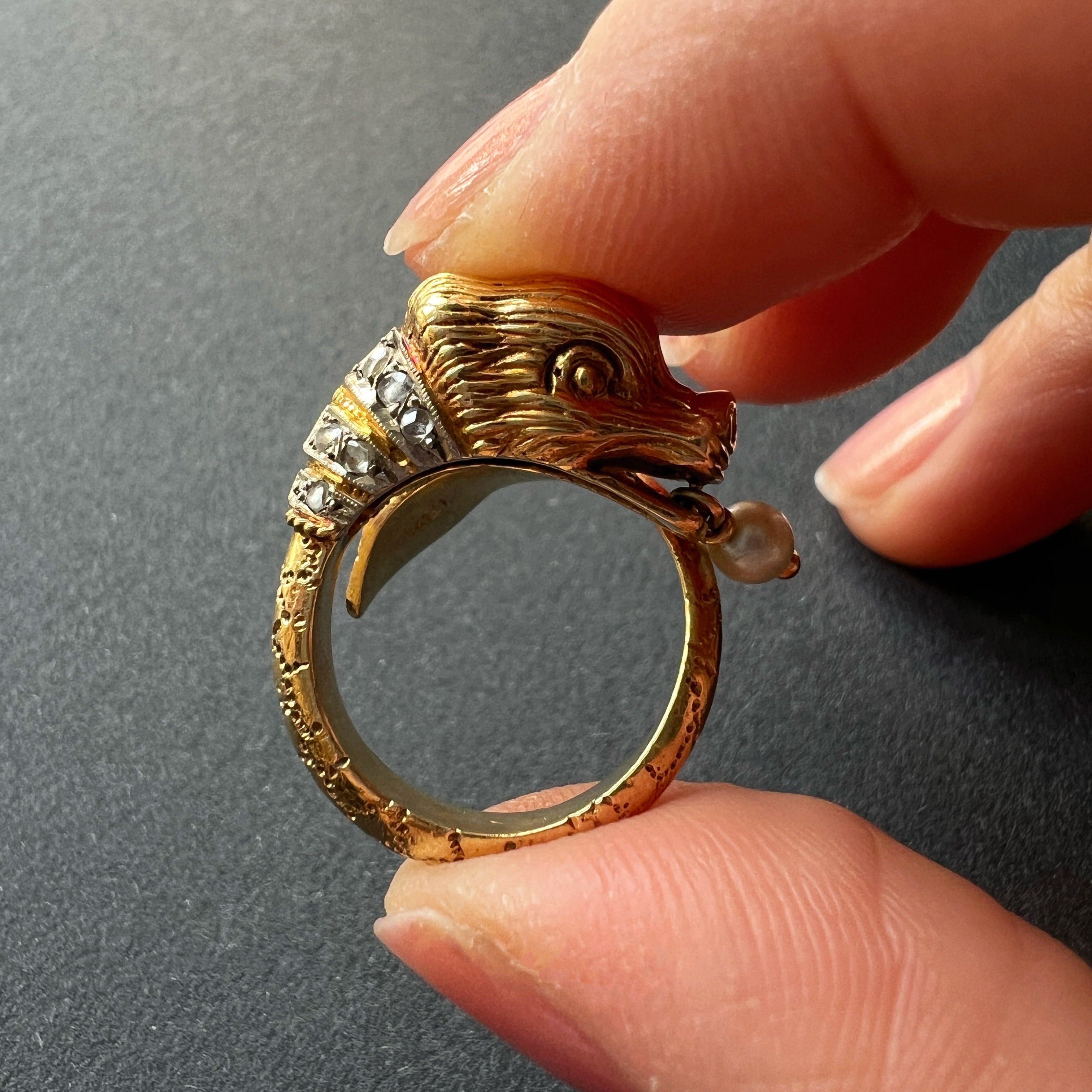 Vintage 18K gold diamonds and pearl dolphin ring - Curiously timeless