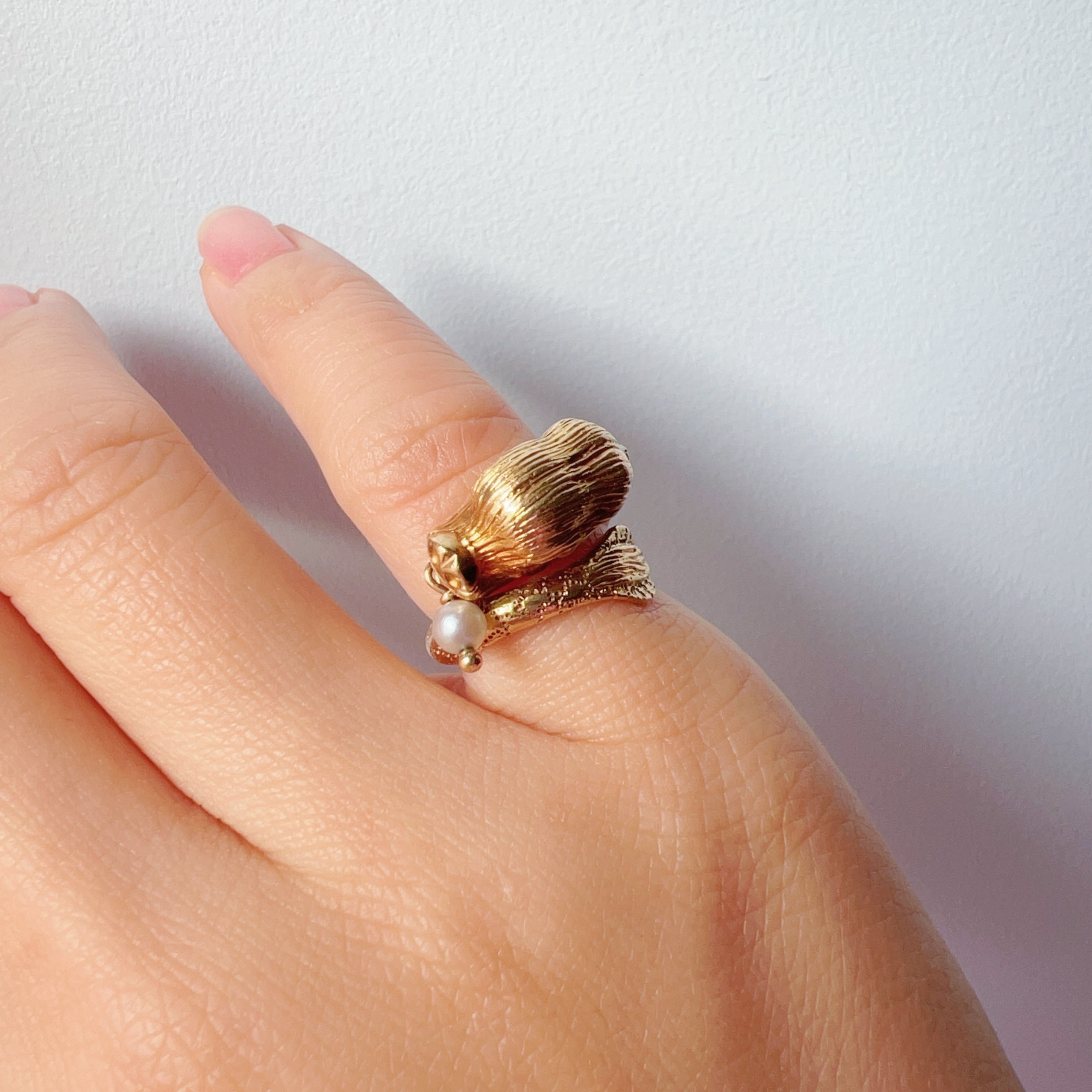 Vintage 18K gold diamonds and pearl dolphin ring - Curiously timeless