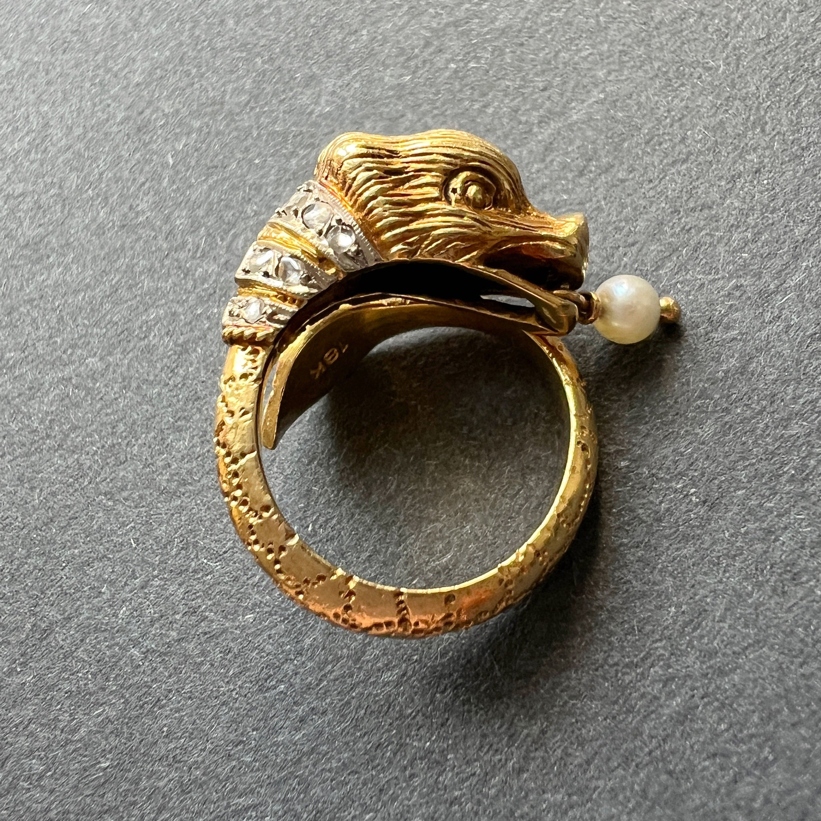 Vintage 18K gold diamonds and pearl dolphin ring - Curiously timeless