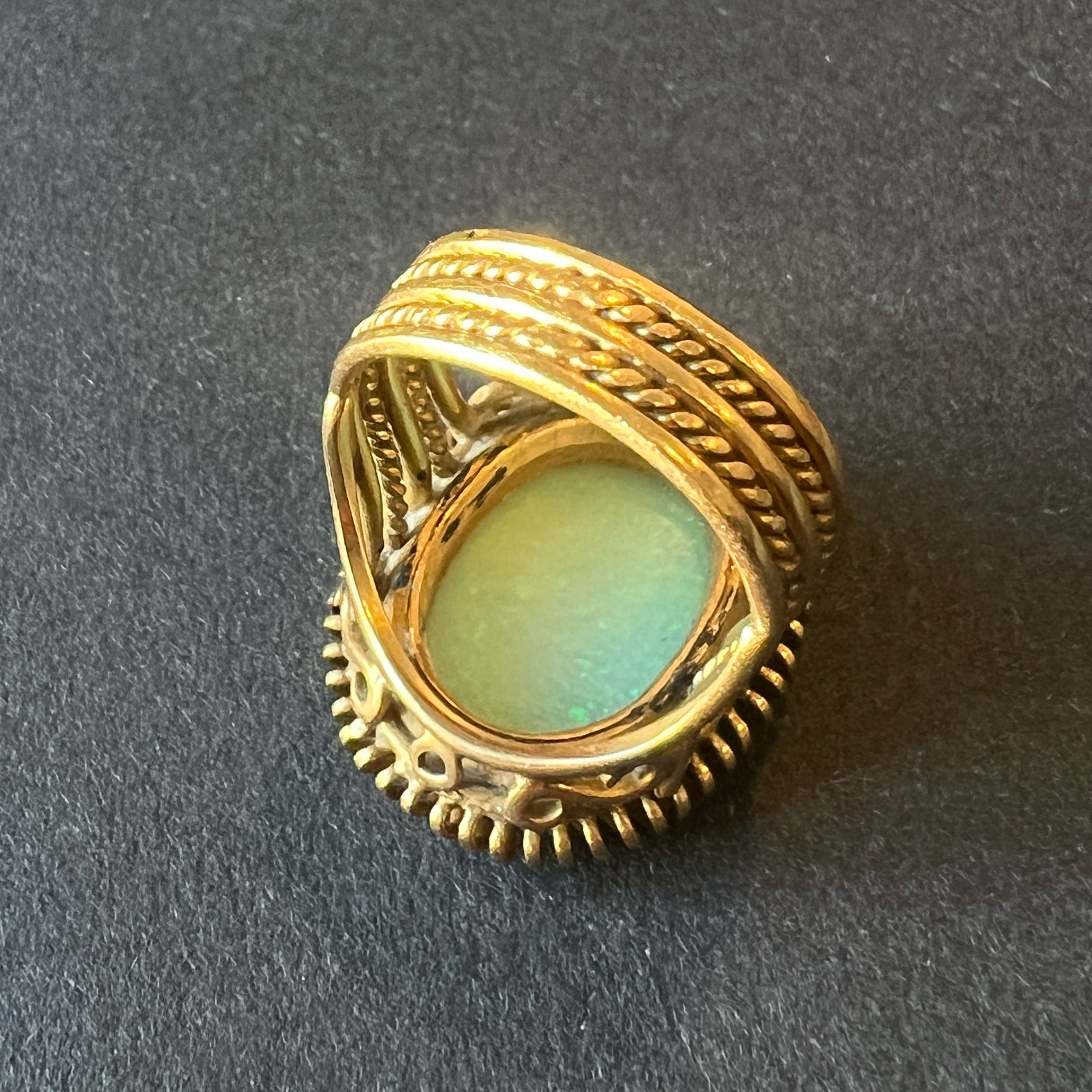 French vintage 18K gold Tubogas opal cabochon cocktail ring - Curiously timeless