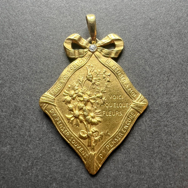 Art Nouveau 18K gold “there are some flowers for you to think of me” medal