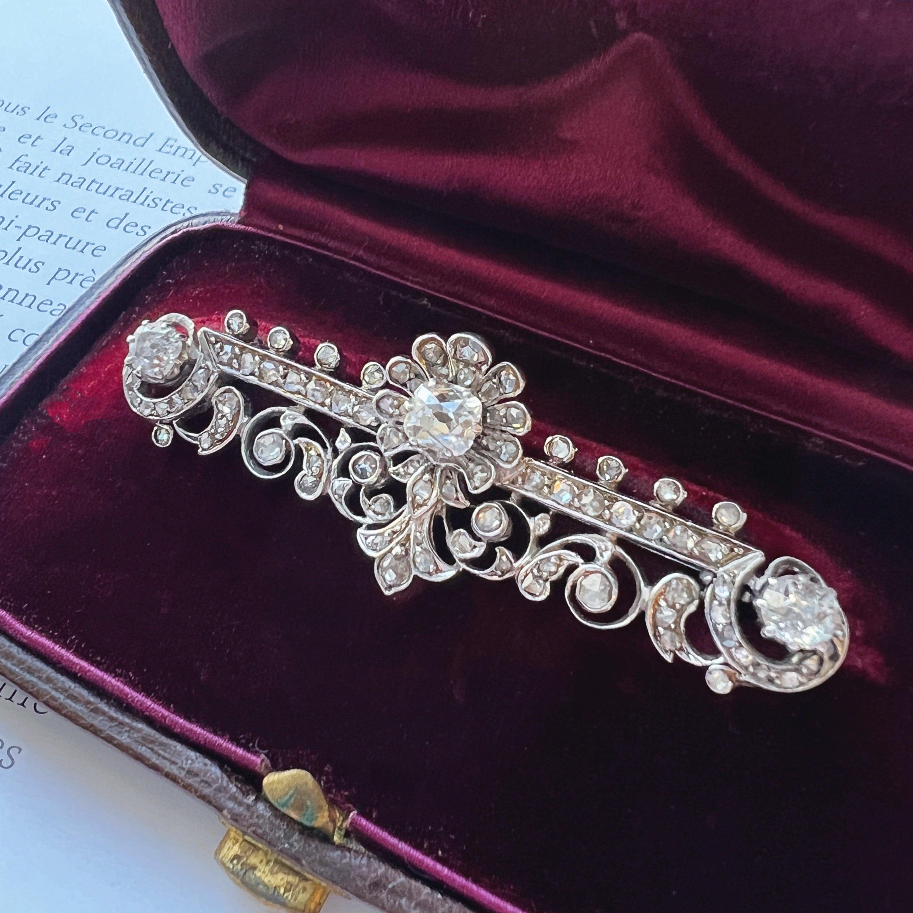 Antique boxed 18K gold diamond flower bar brooch - Curiously timeless