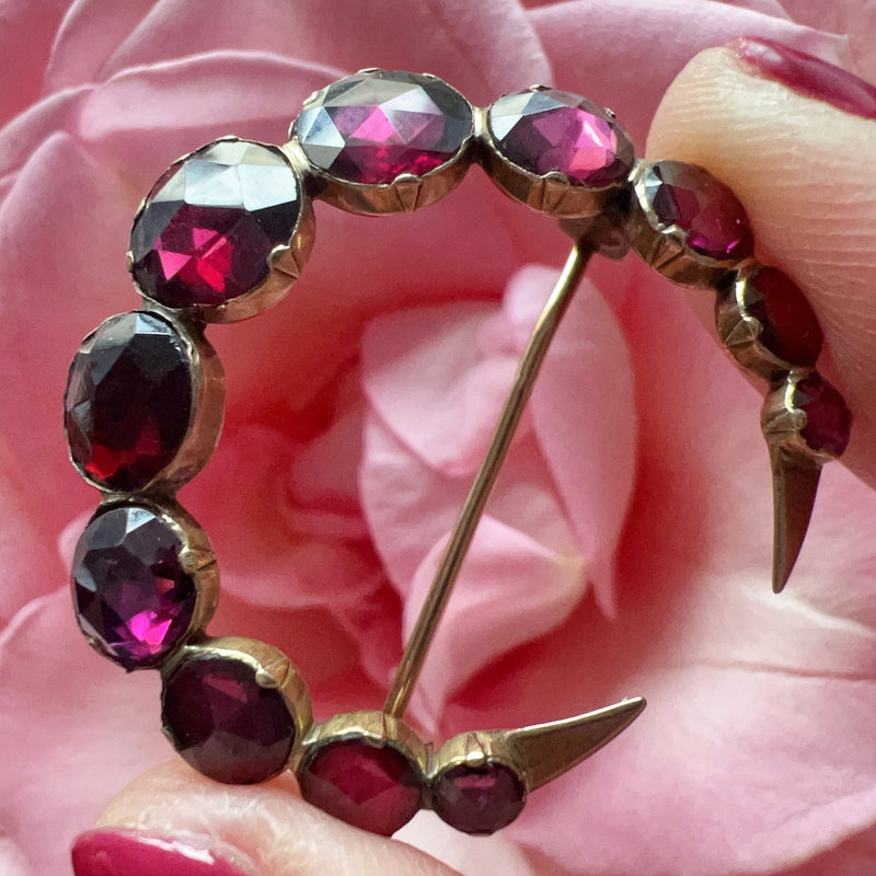 Victorian era 18K gold Perpignan garnet crescent moon brooch - Curiously timeless