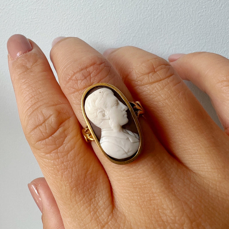 Georgian era 18K gold gentleman cameo ring