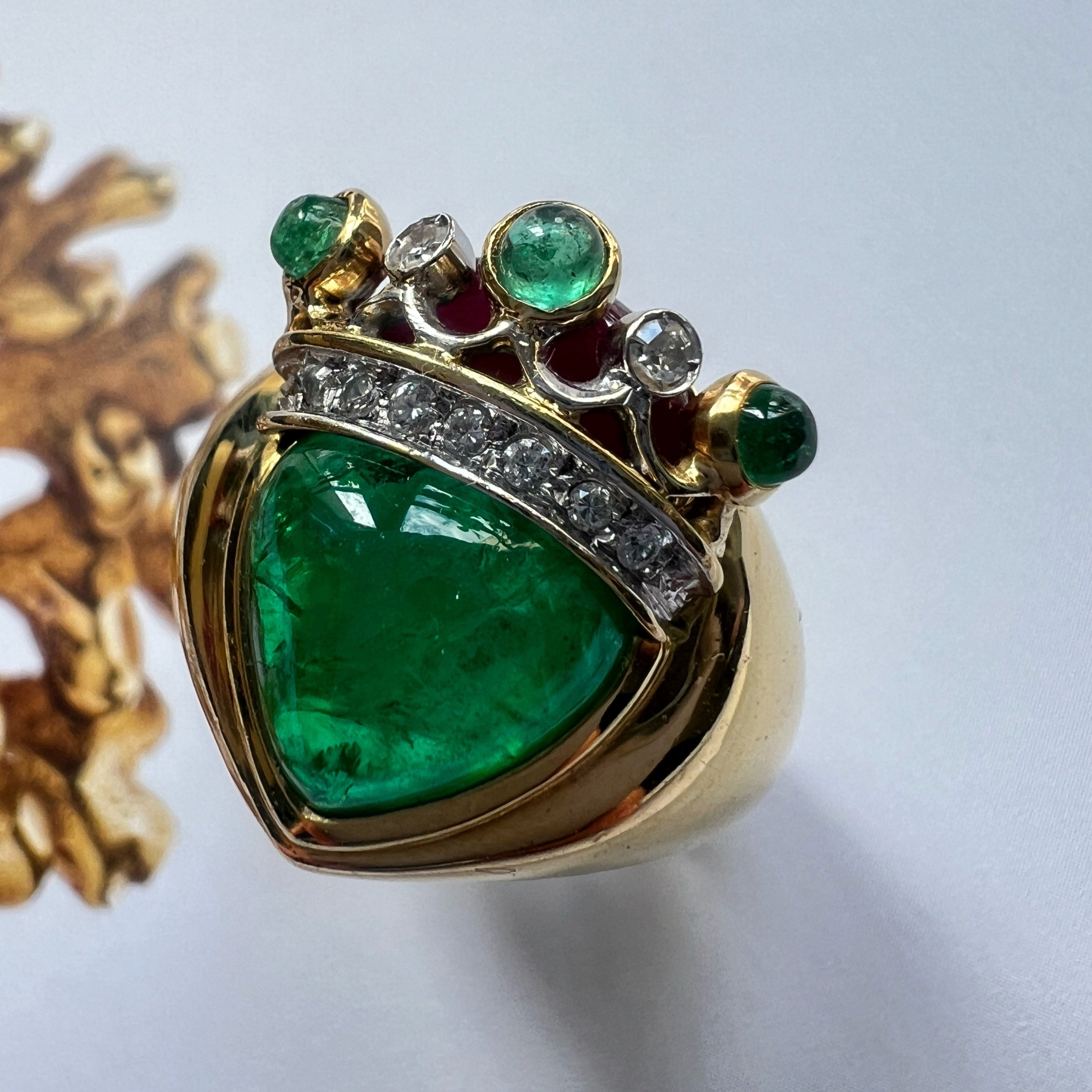 Maria Grazia Baldan 18K yellow gold Emerald & Diamonds crowned heart Ring