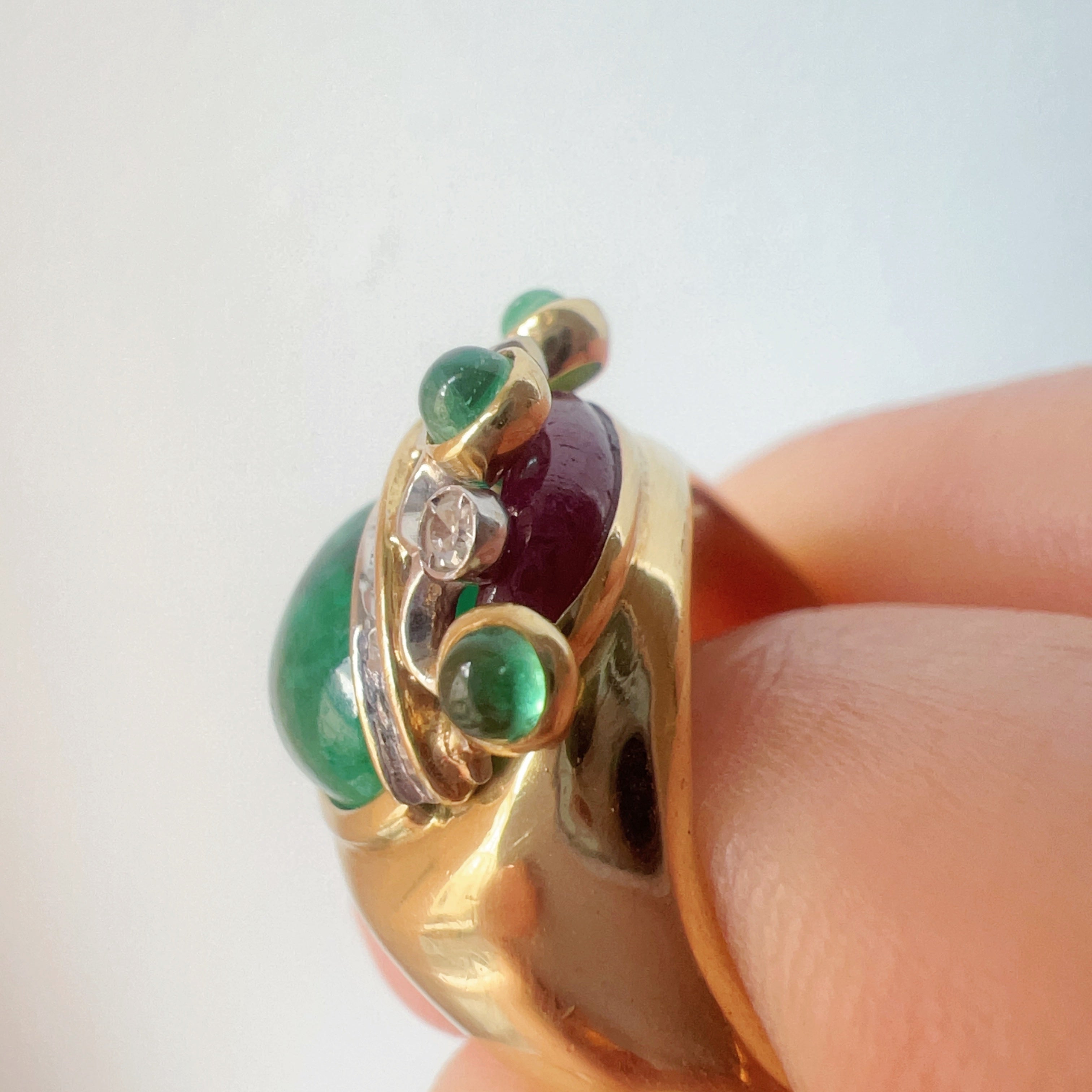 Maria Grazia Baldan 18K gold Emerald Ruby Diamonds crowned heart Ring