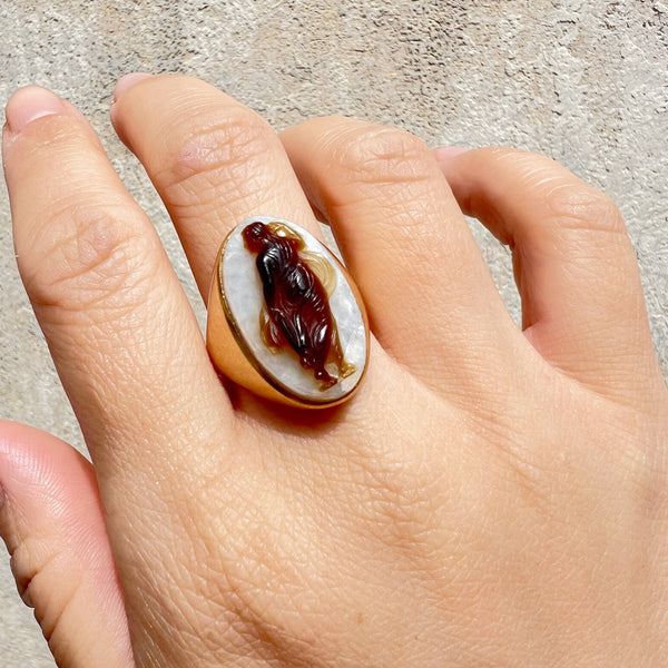 Antique 18K gold agate cameo signet ring