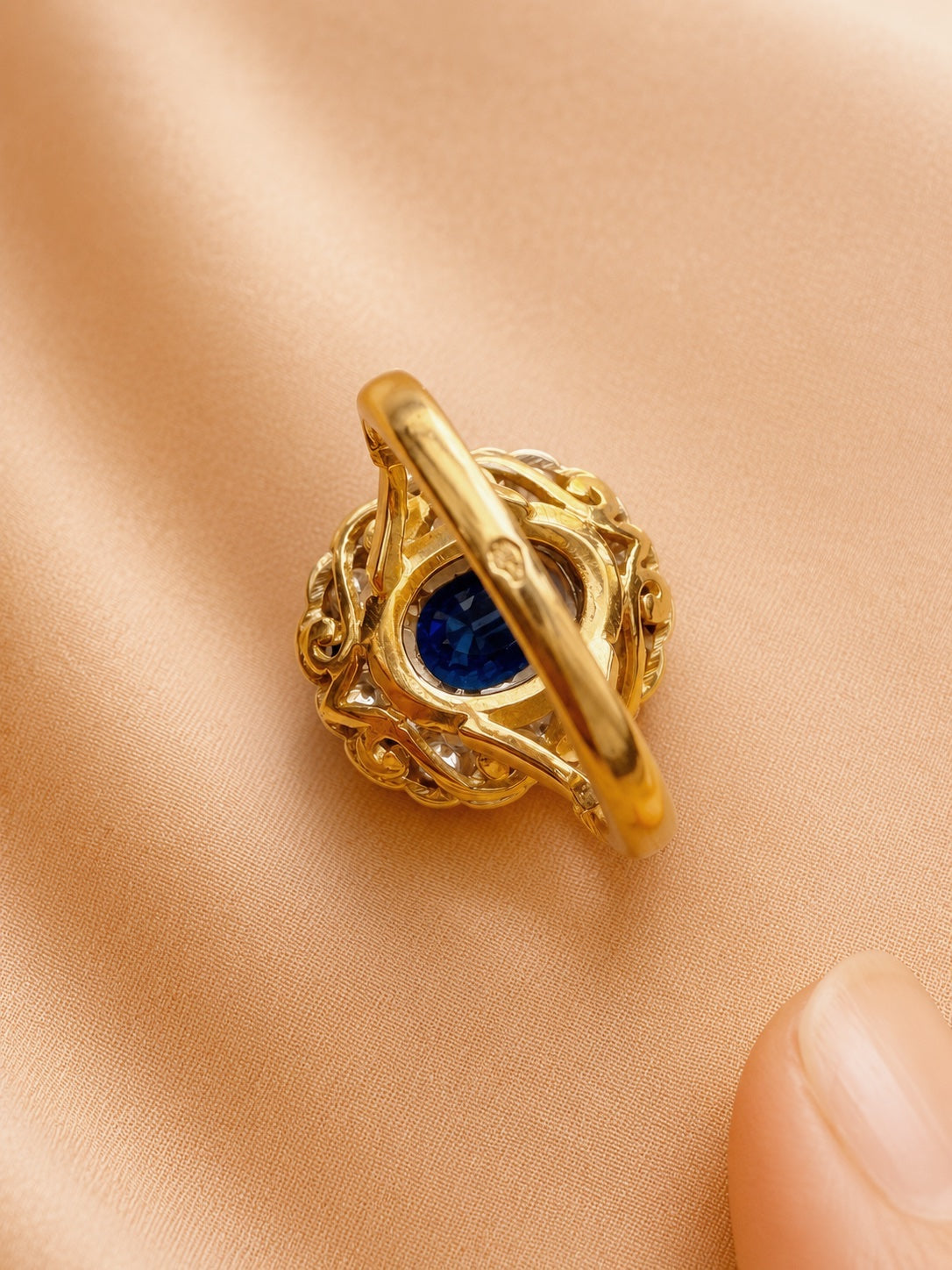 French Vintage 18K Gold Natural Sapphire & Diamond Floral Ring