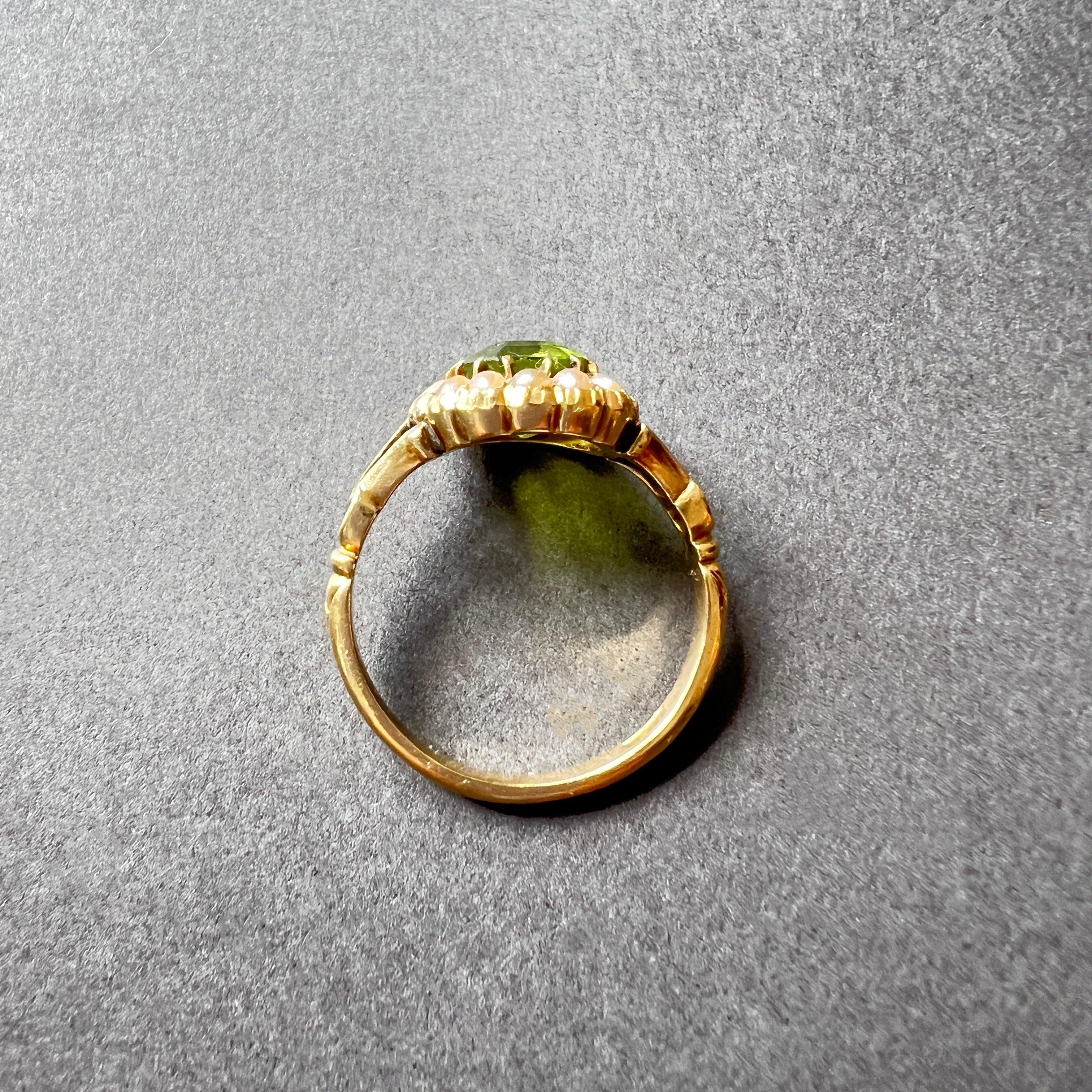 Victorian era 18K gold peridot seed pearl ring - Curiously timeless