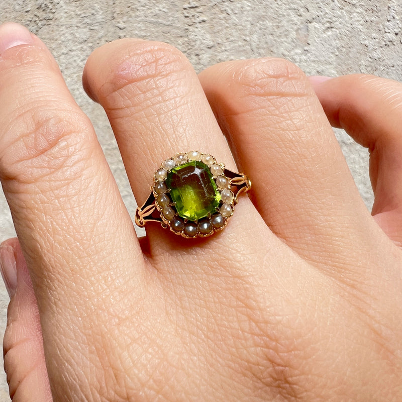 Victorian era 18K gold peridot seed pearl ring