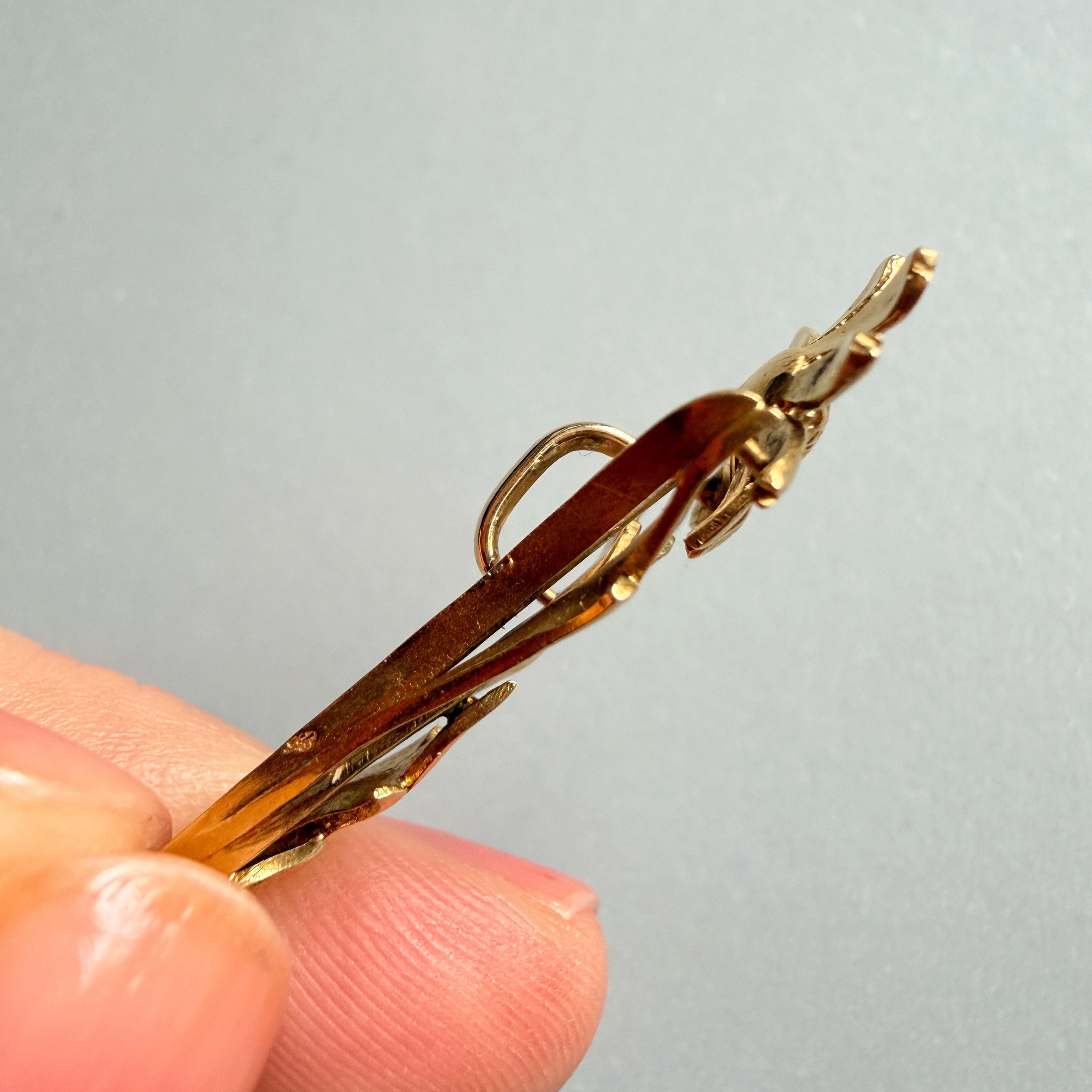 Art Nouveau era 18K gold opal daisy flower pendant