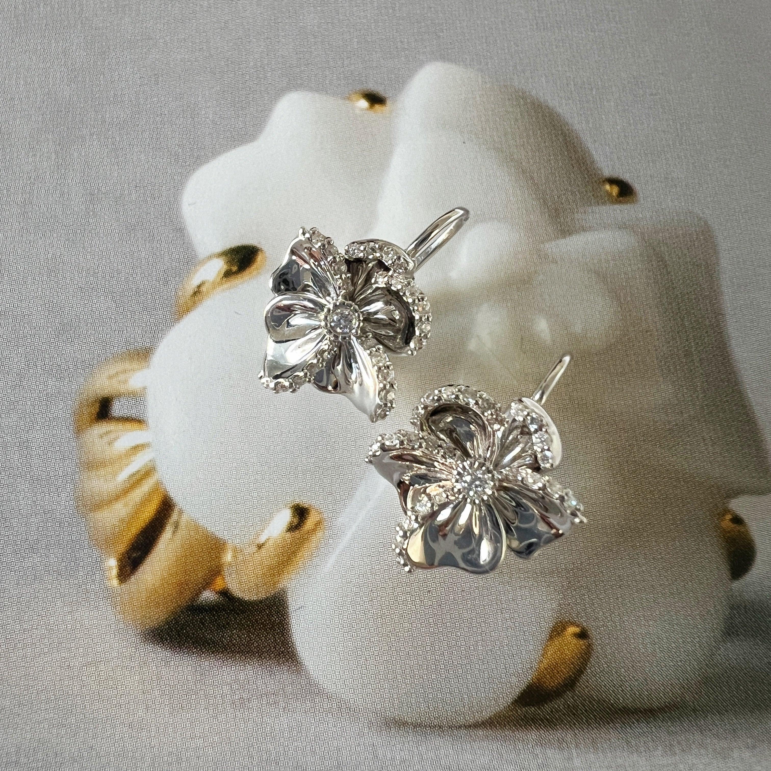 Lovely 18K gold diamond pansy flower sleeper earrings - Curiously timeless