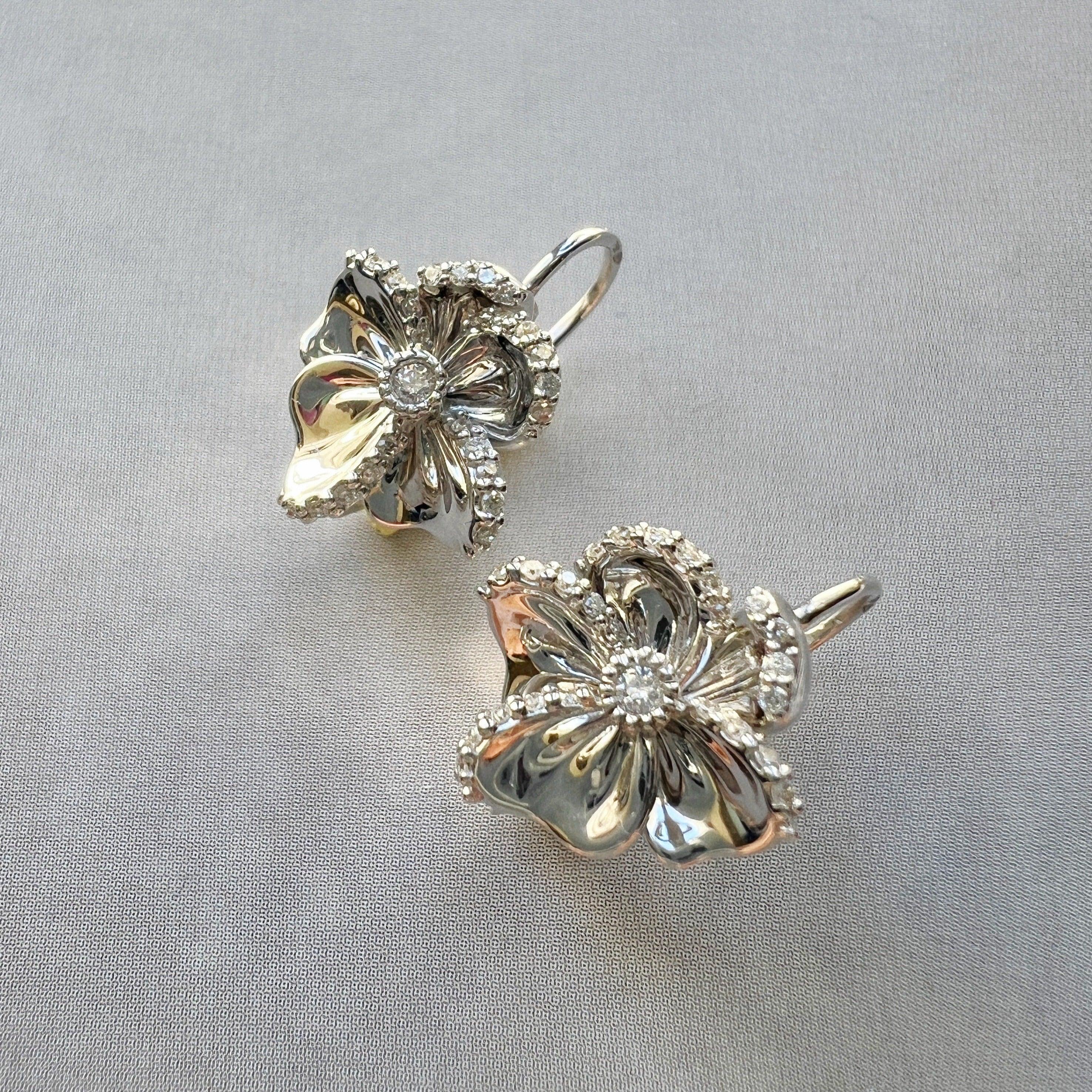 Lovely 18K gold diamond pansy flower sleeper earrings - Curiously timeless