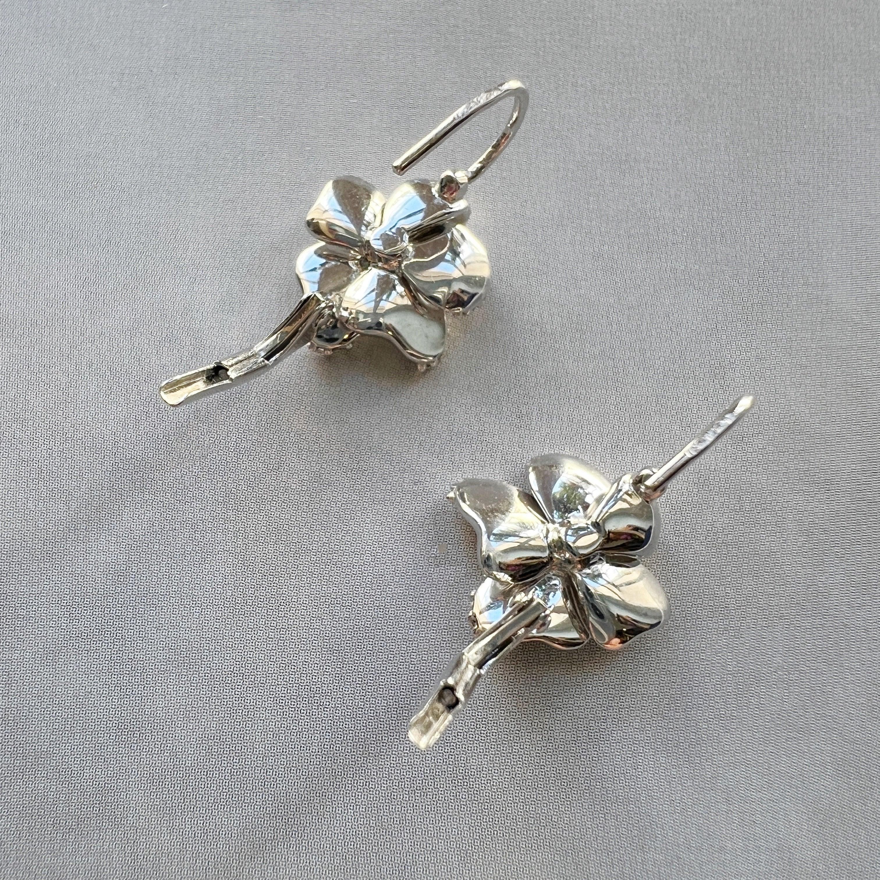 Lovely 18K gold diamond pansy flower sleeper earrings - Curiously timeless