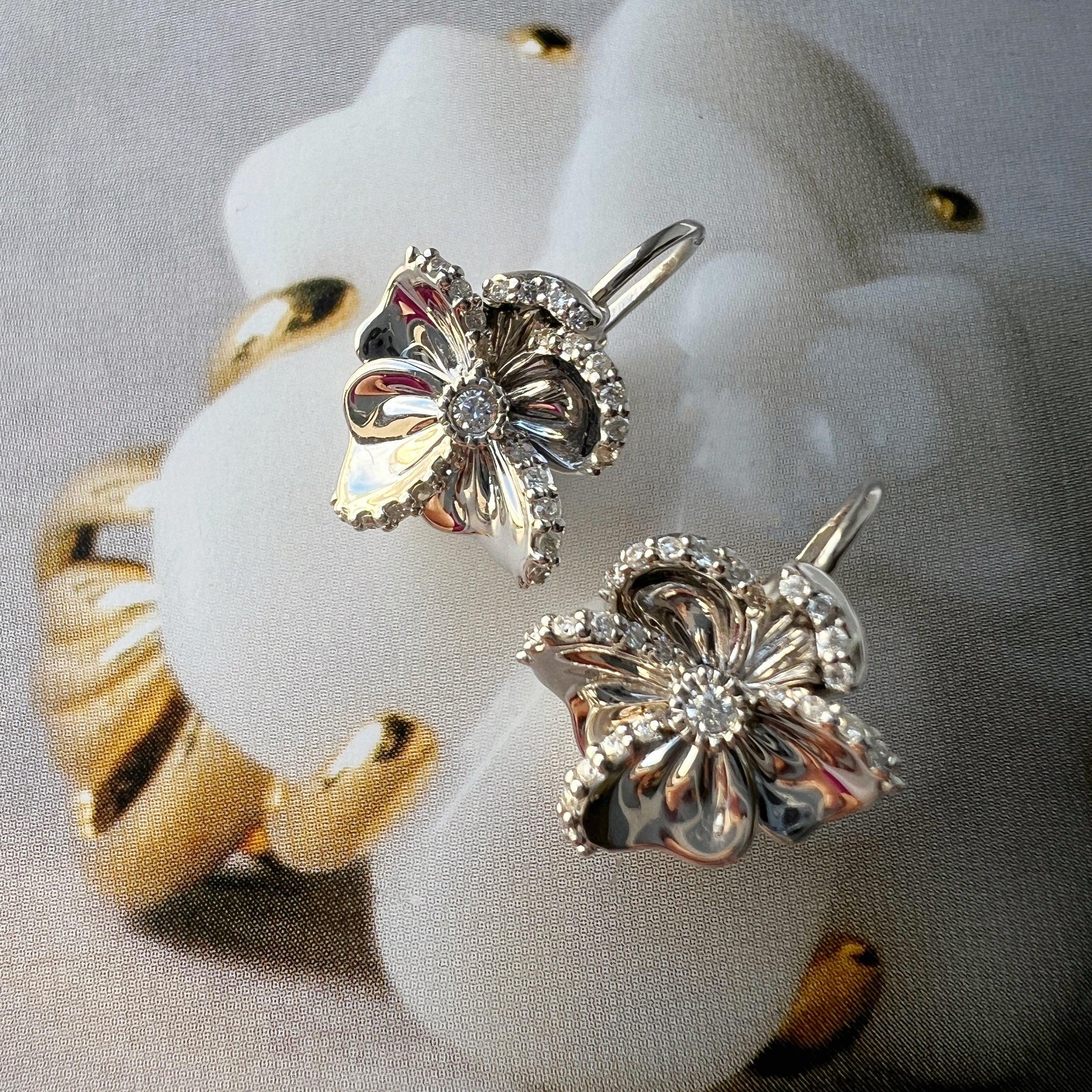 Lovely 18K gold diamond pansy flower sleeper earrings - Curiously timeless