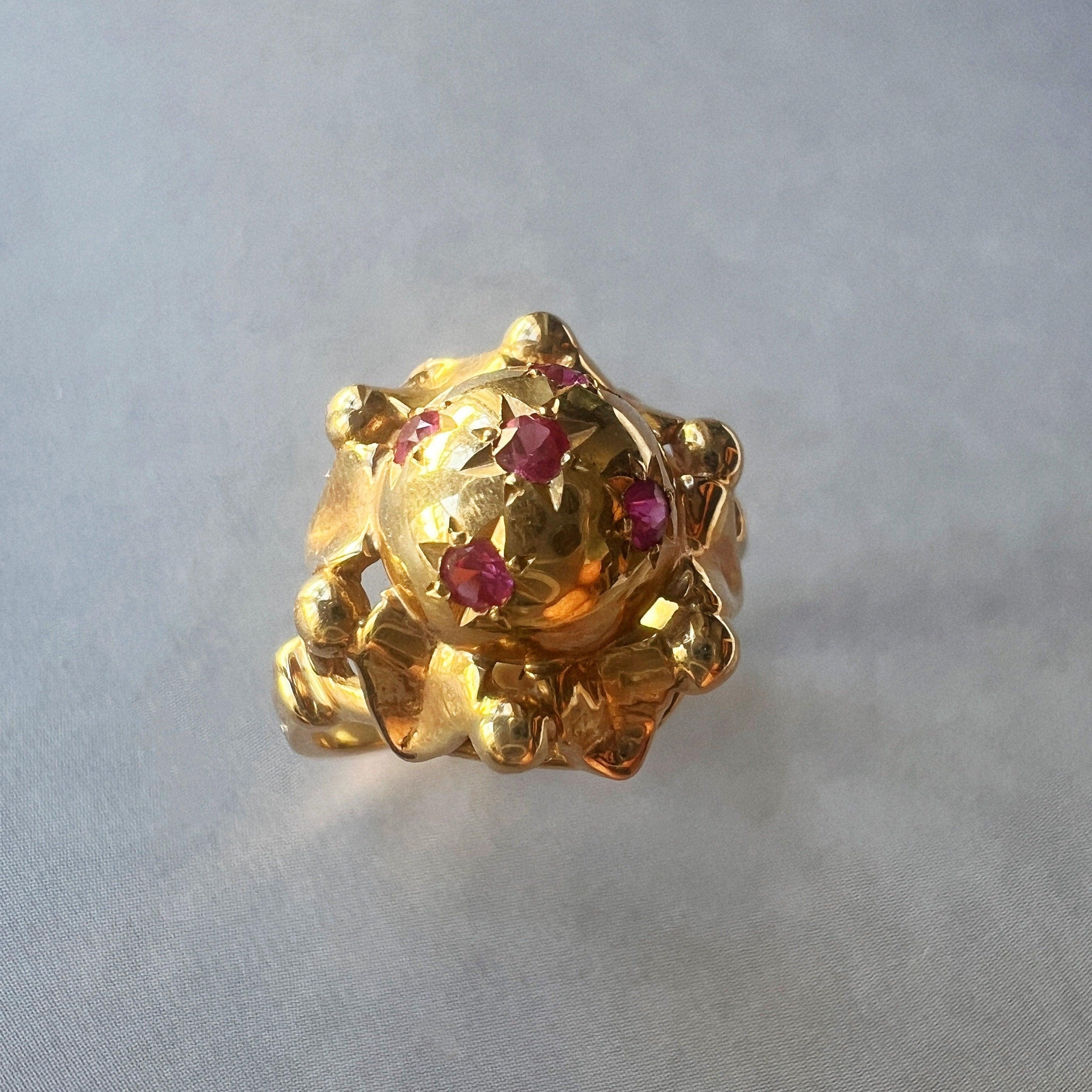 French retro 18K gold bombé star ring - Curiously timeless