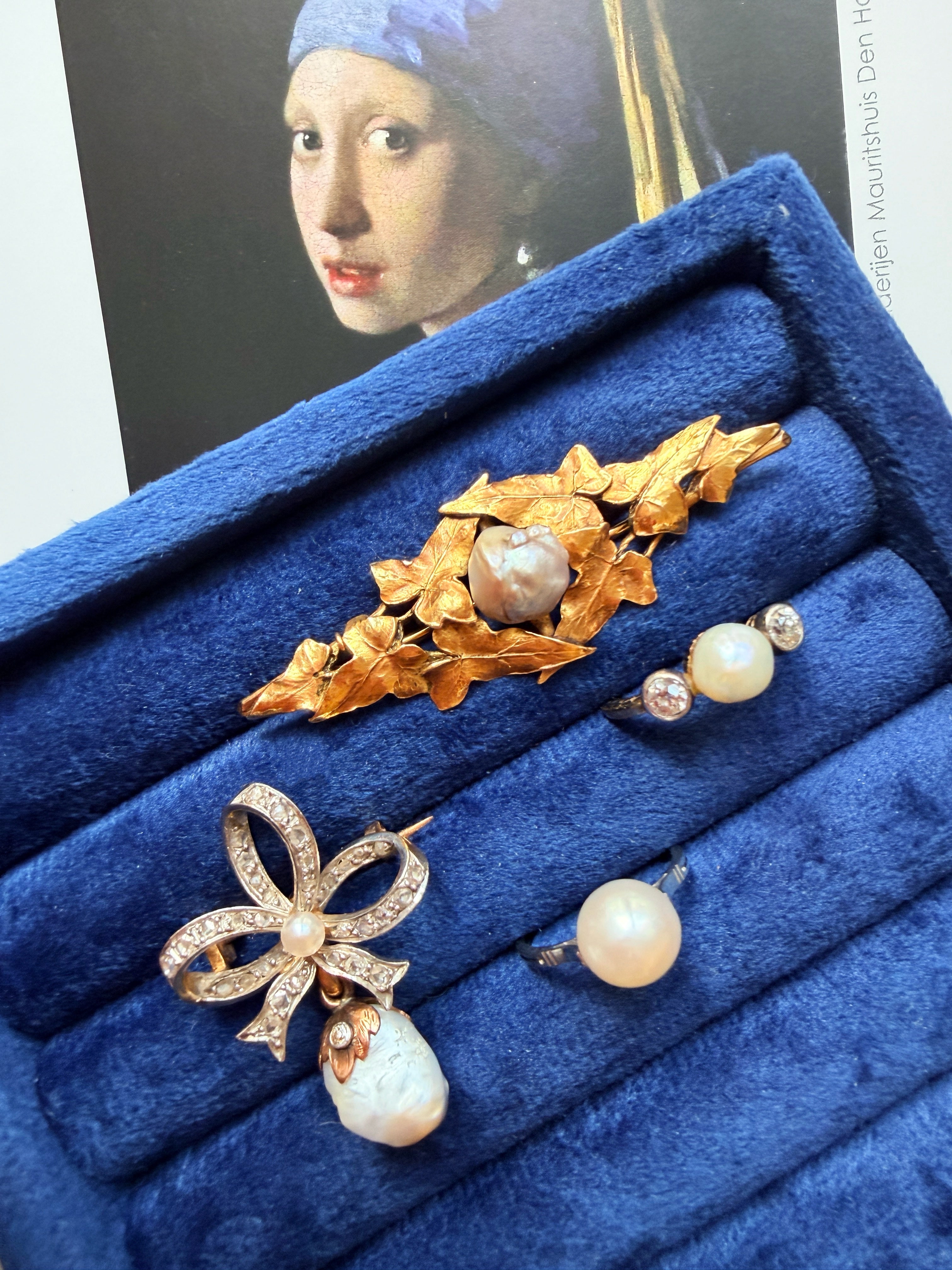 HENRI MIAULT Art Nouveau 18K ivy leaf brooch, Certified natural pearl