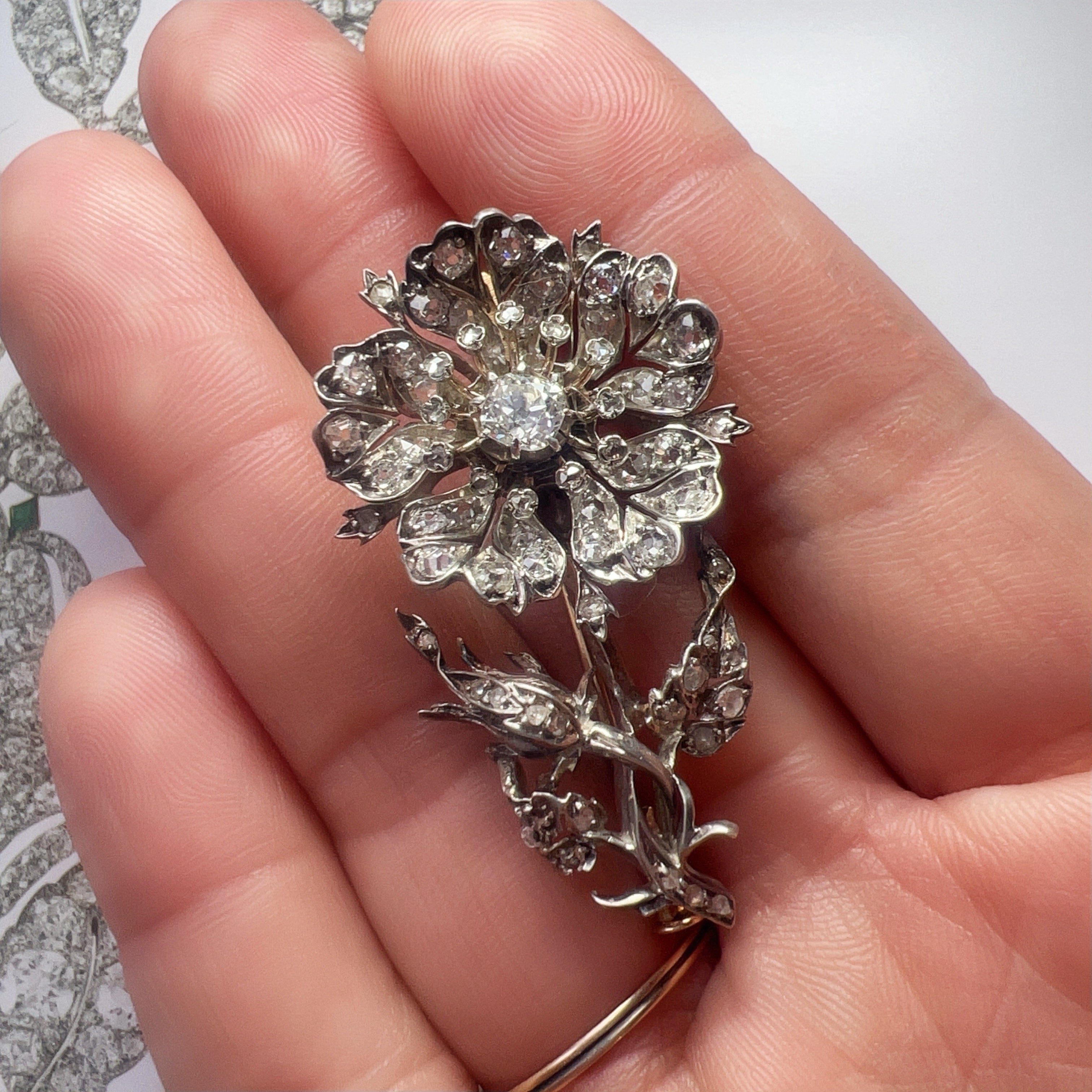 Antique Victorian 18K gold diamond flower brooch