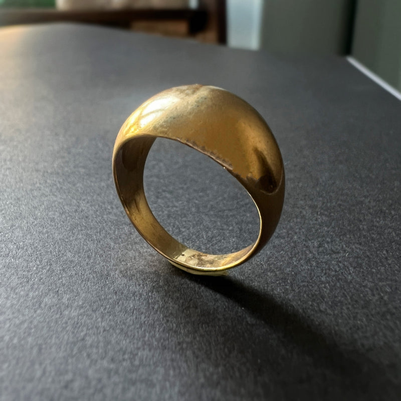 18K gold band bombé ring