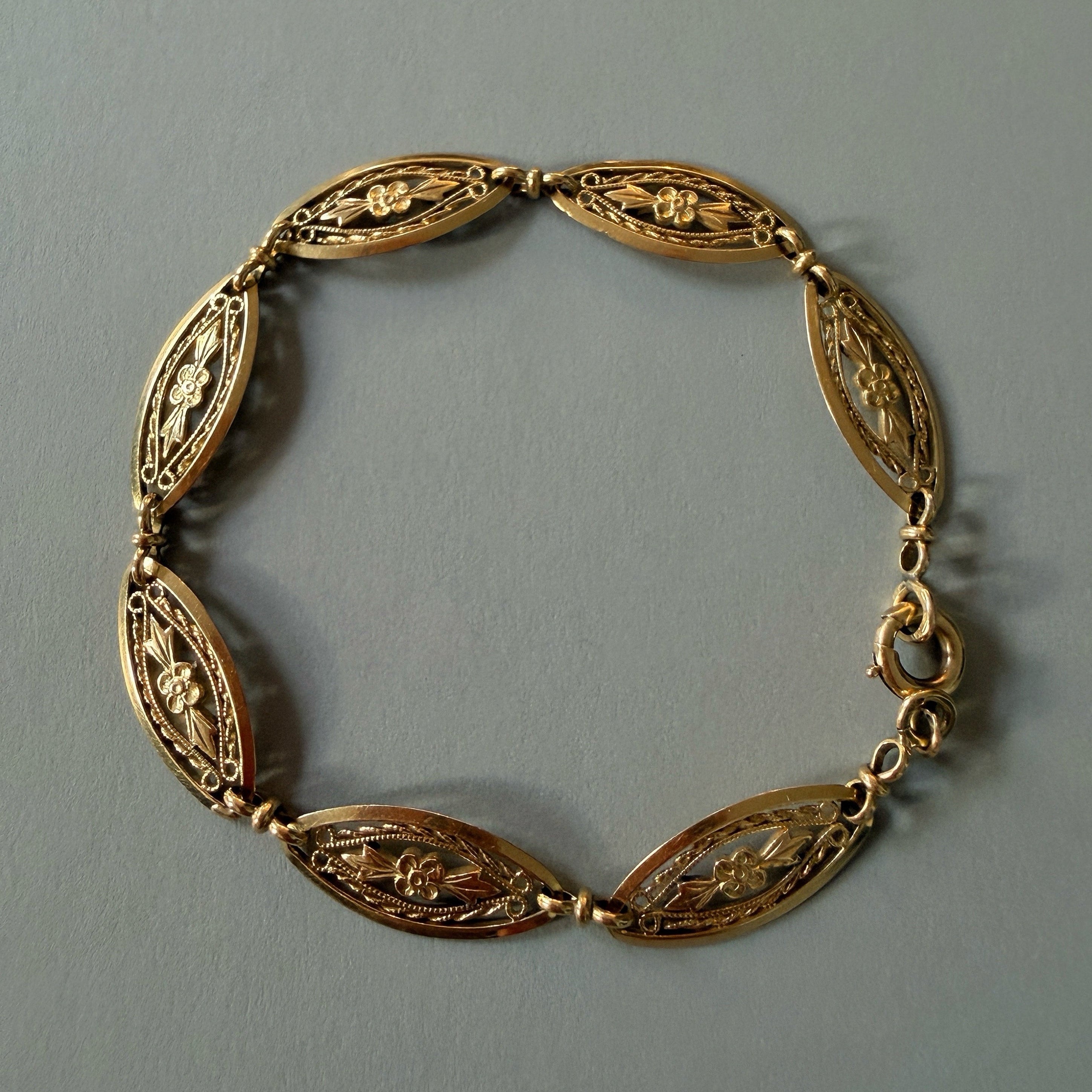 Art Nouveau French 18K gold flower link bracelet