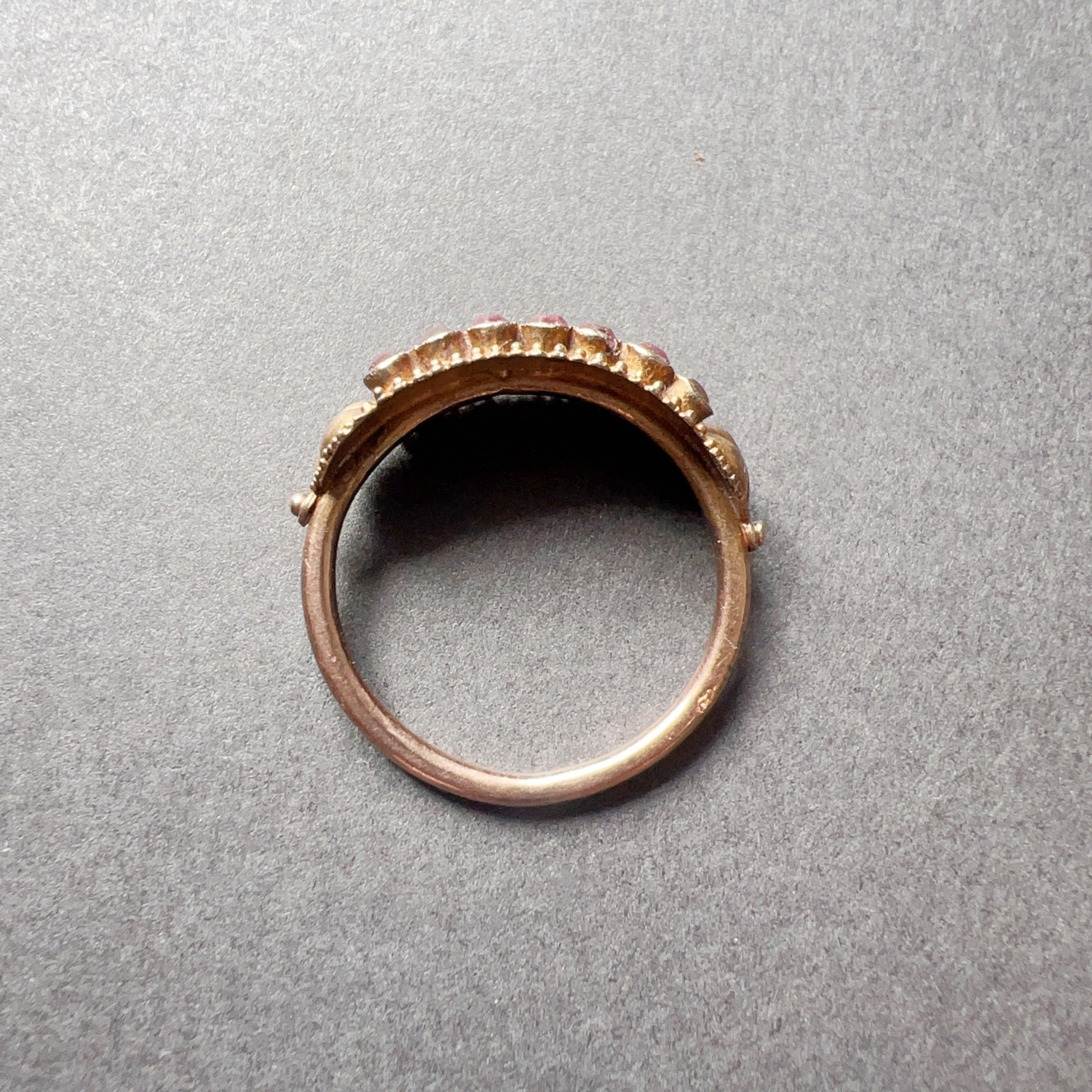 Georgian era 18K gold granulation half hoop ring - Curiously timeless