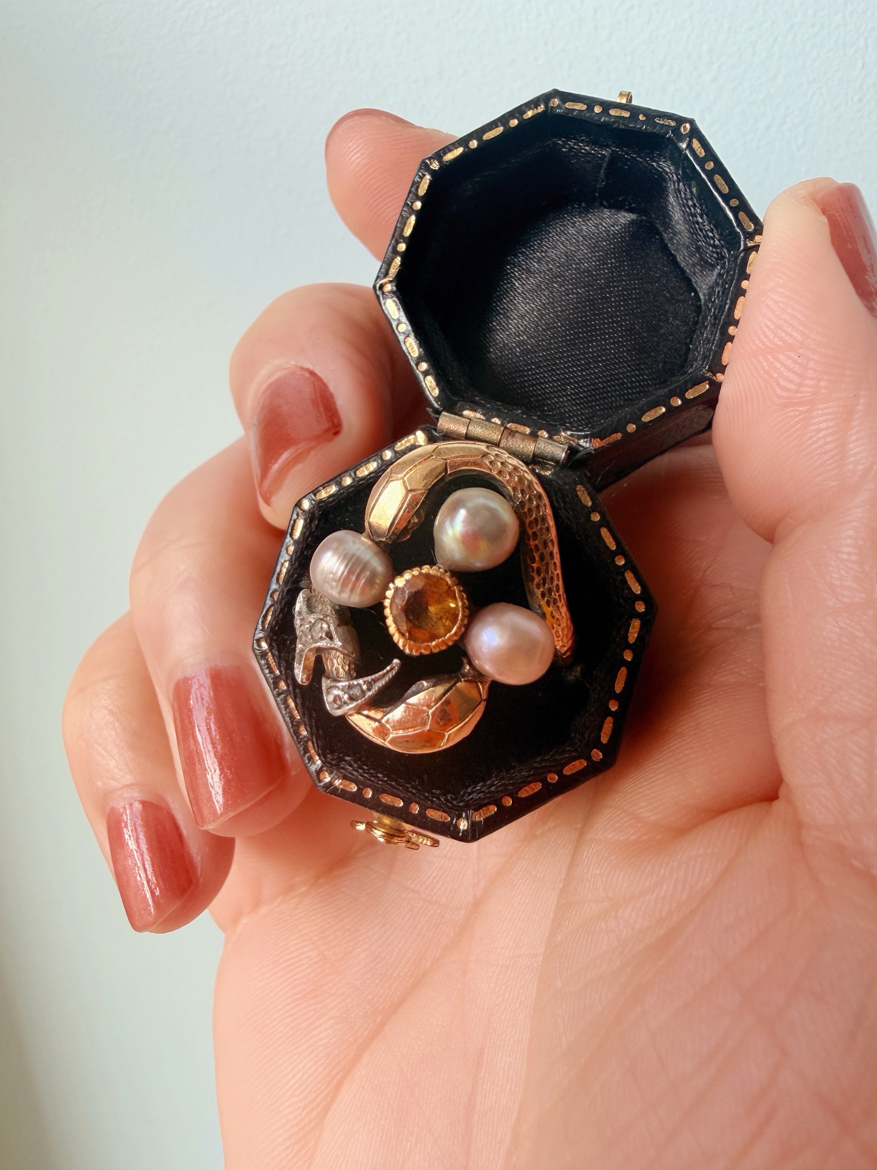 Victorian era 18K gold LFG certified natural pearl snake ring