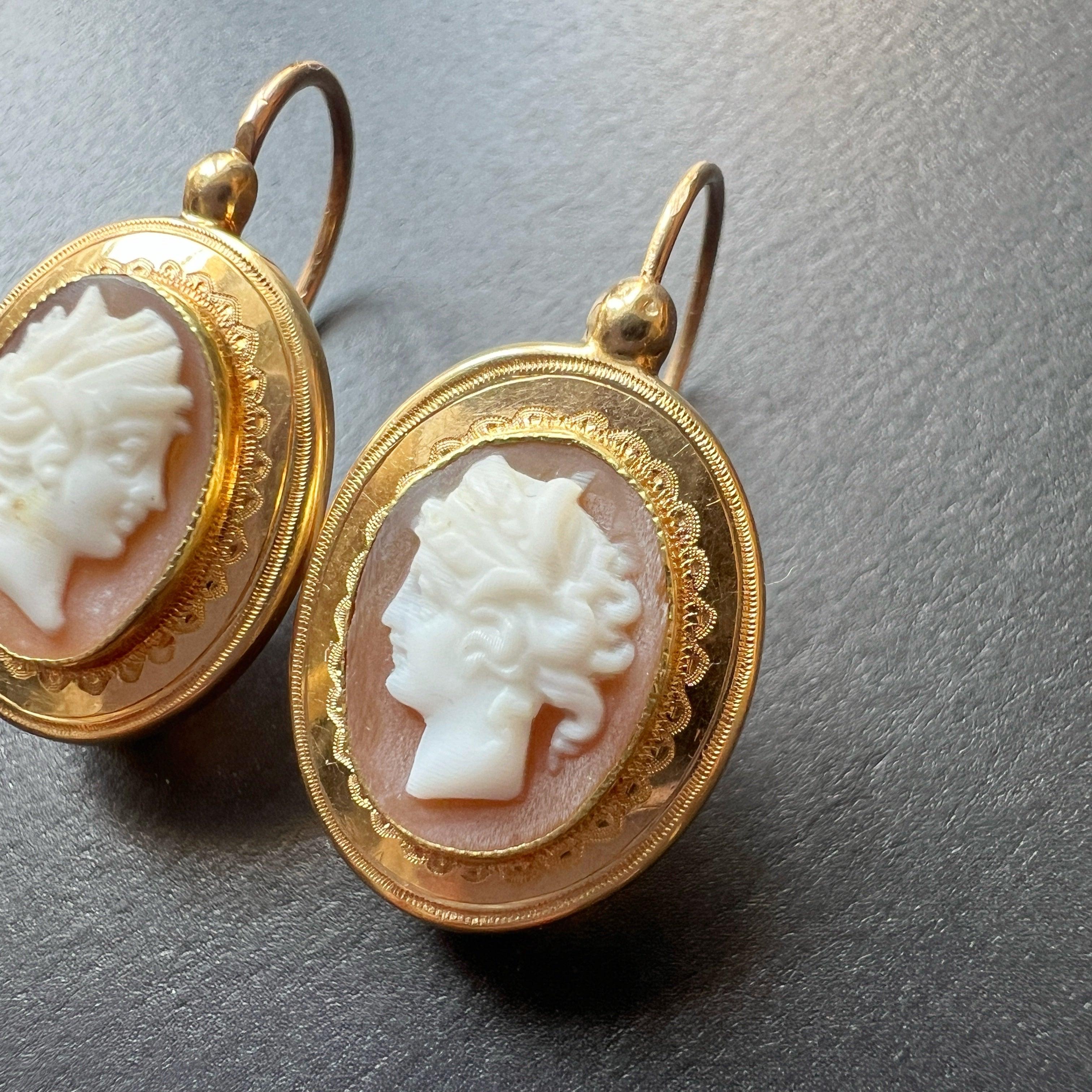 Antique 18K gold shell cameo pearl earrings - Curiously timeless