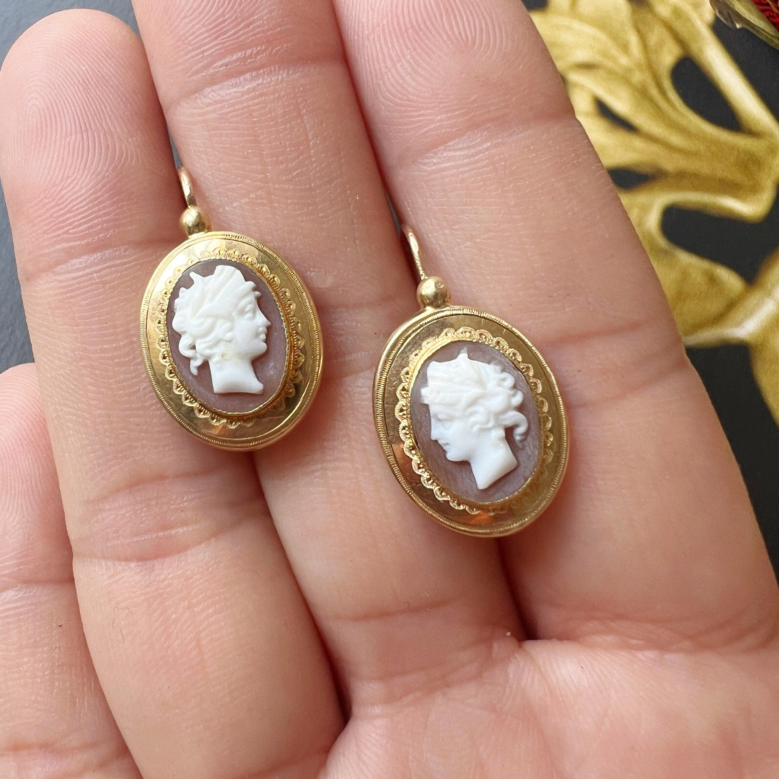 Antique 18K gold shell cameo pearl earrings - Curiously timeless