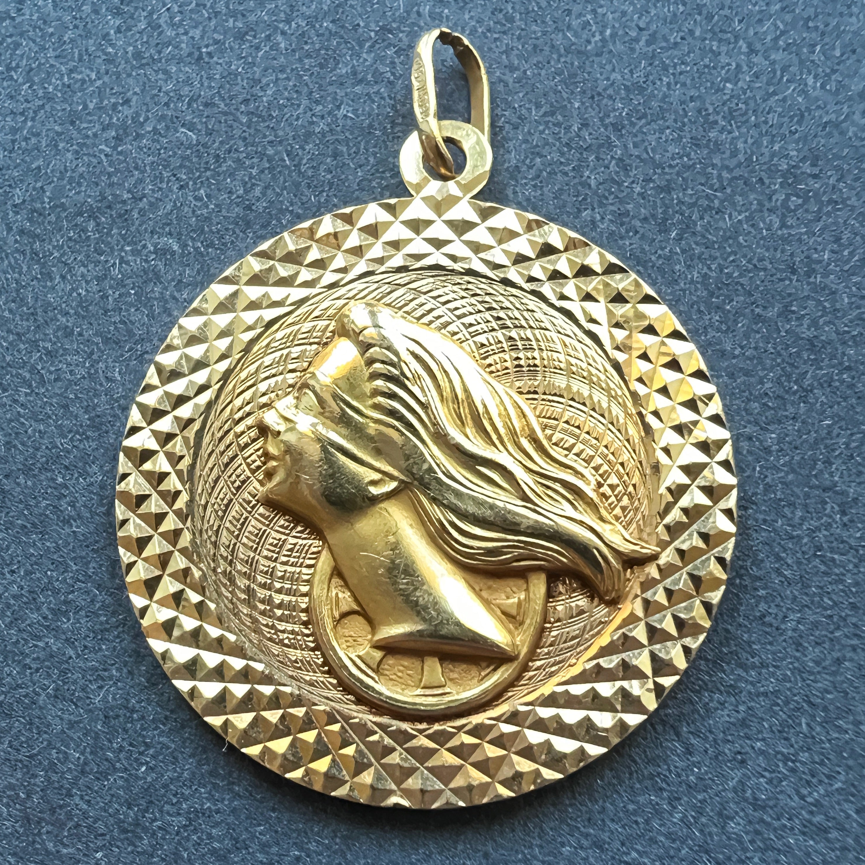 18K gold Fortuna medal pendant