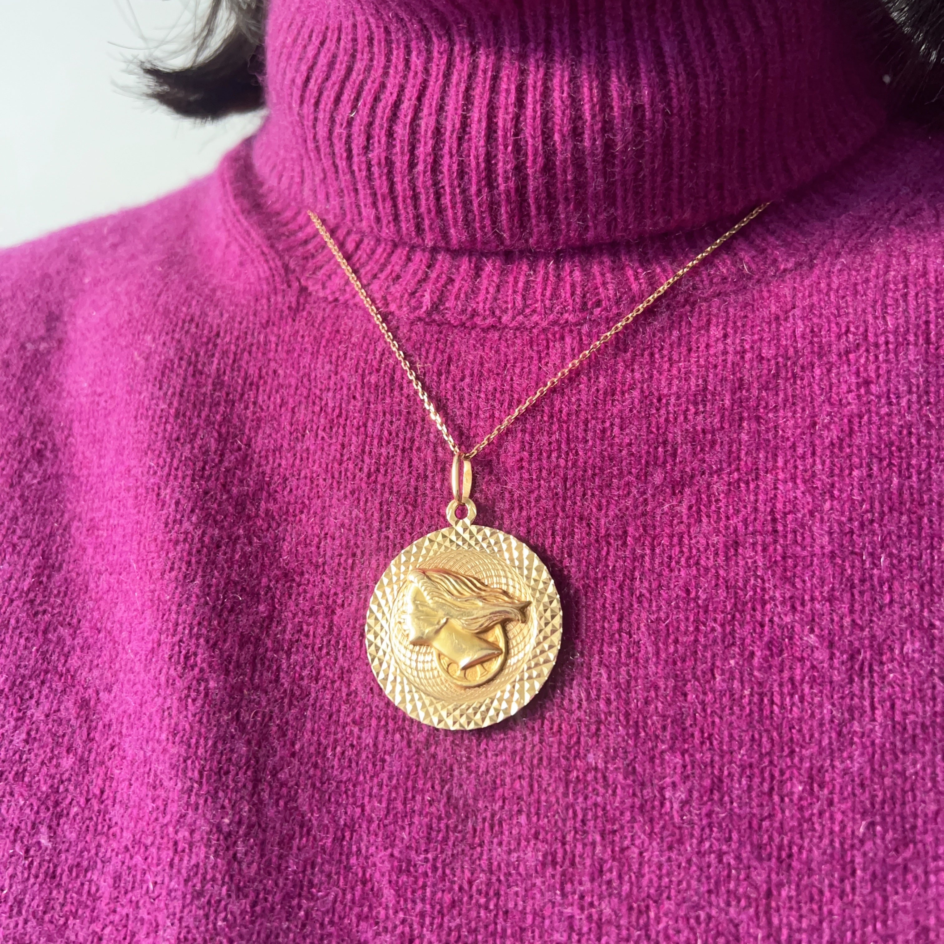 18K gold Fortuna medal pendant