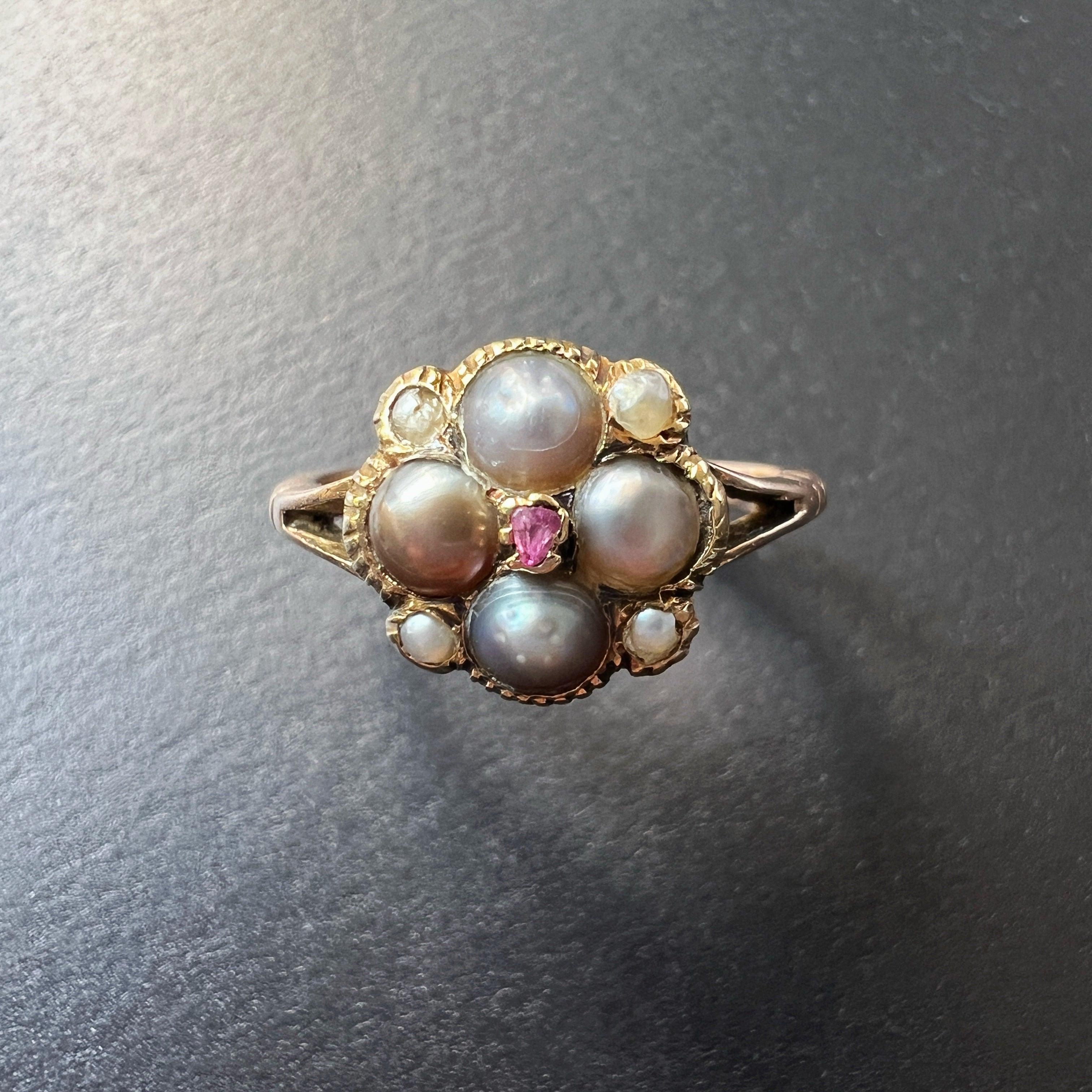 Georgian era 9k gold natural pearl flower ring - Curiously timeless