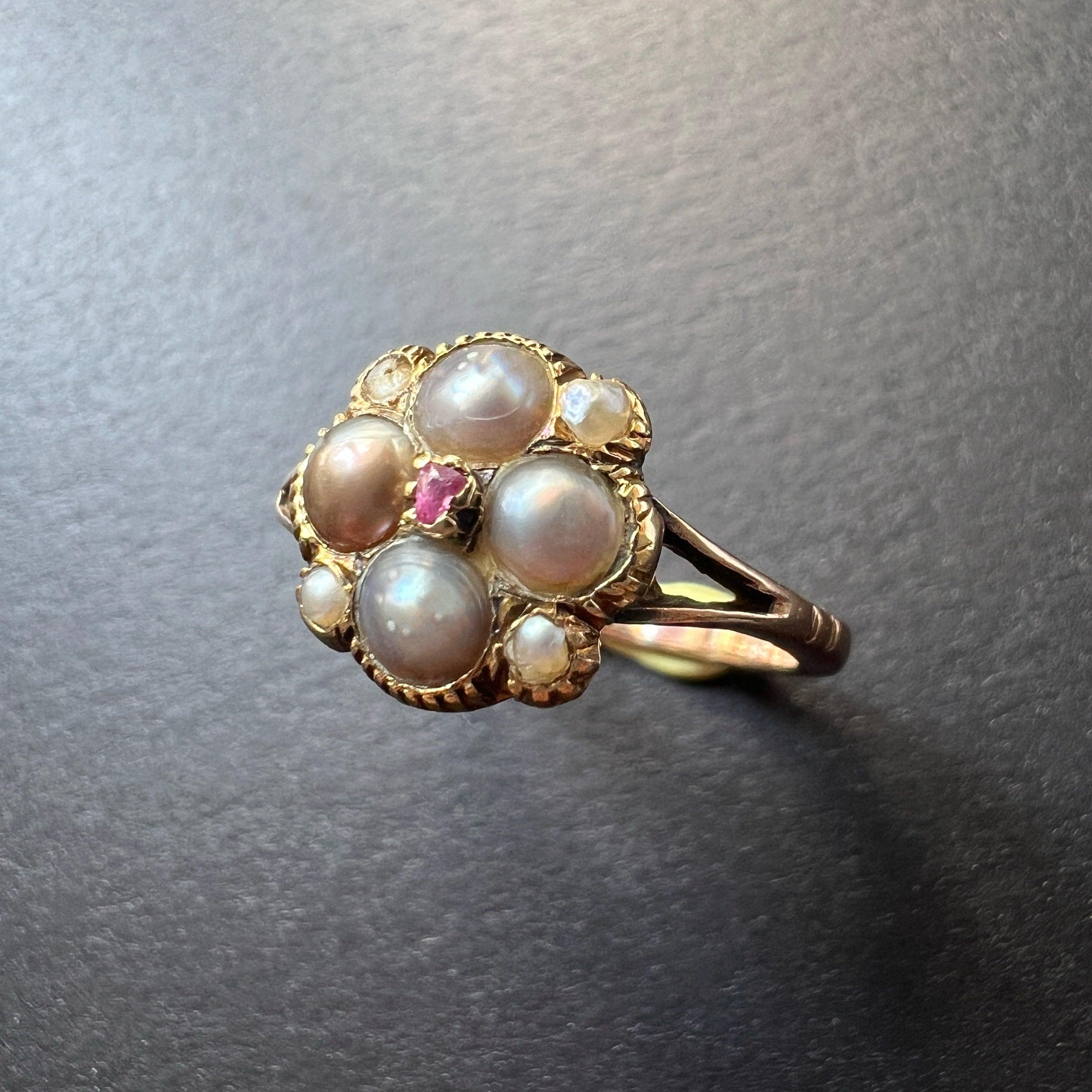 Georgian era 9k gold natural pearl flower ring - Curiously timeless