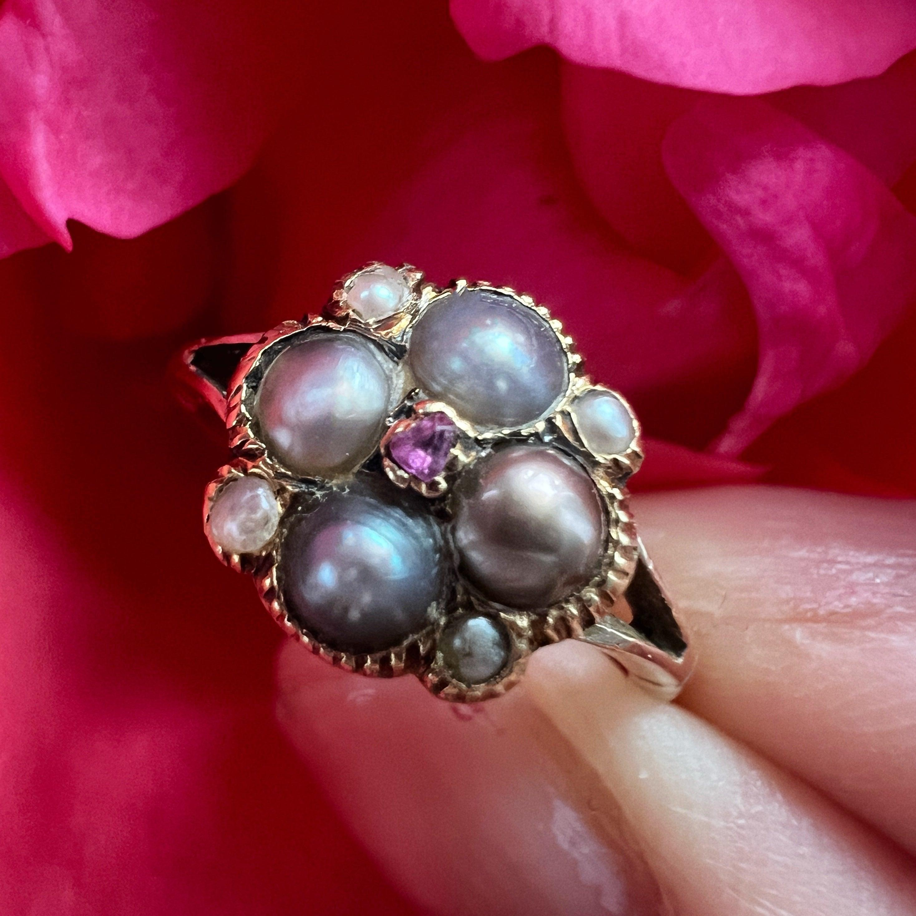 Georgian era 9k gold natural pearl flower ring - Curiously timeless