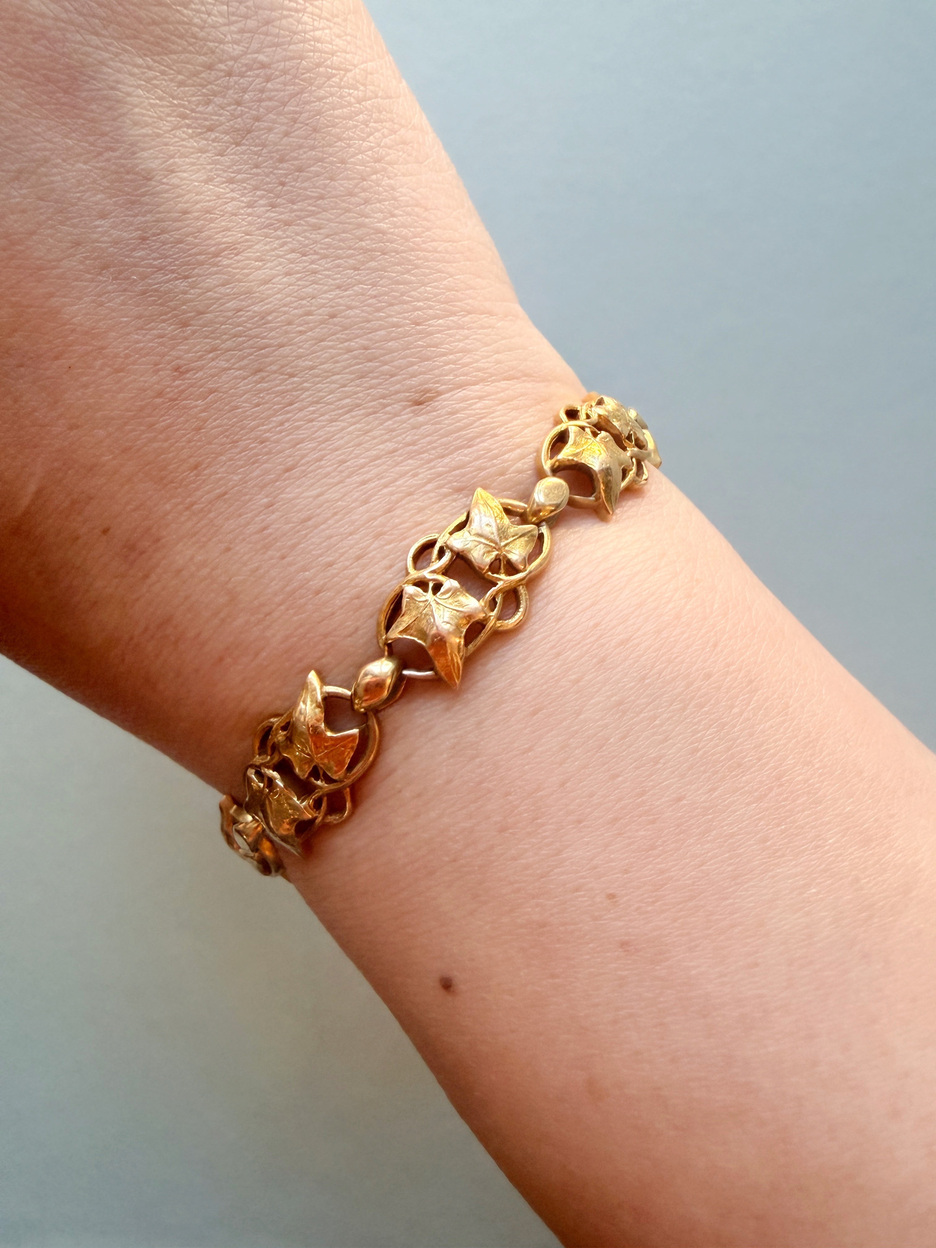 Art nouveau era 18K yellow gold ivy leaf link bracelet