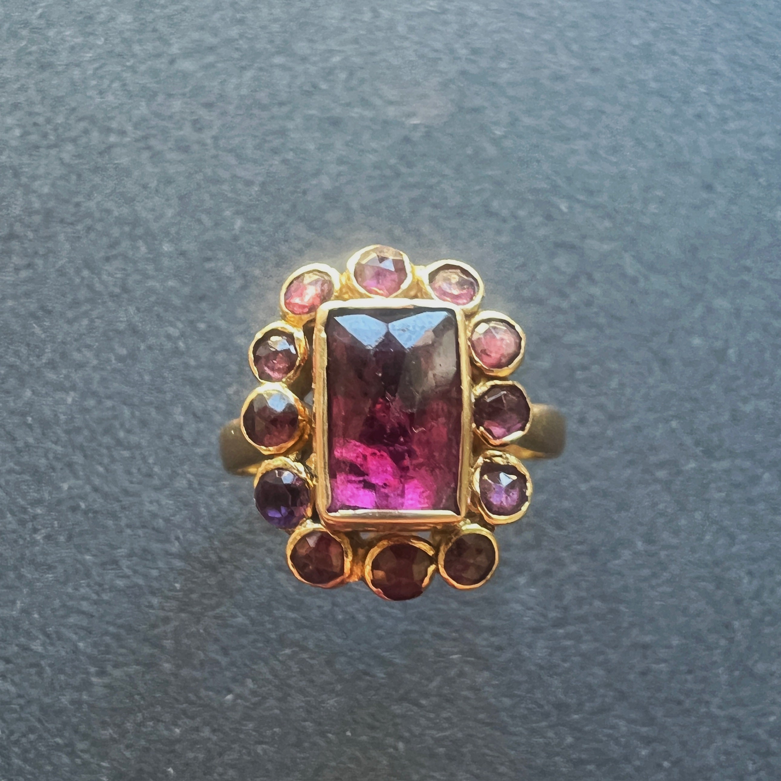 Victorian era 18K gold French Perpignan garnet ring