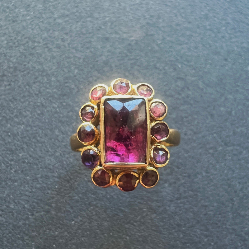 Victorian era 18K gold French Perpignan garnet ring