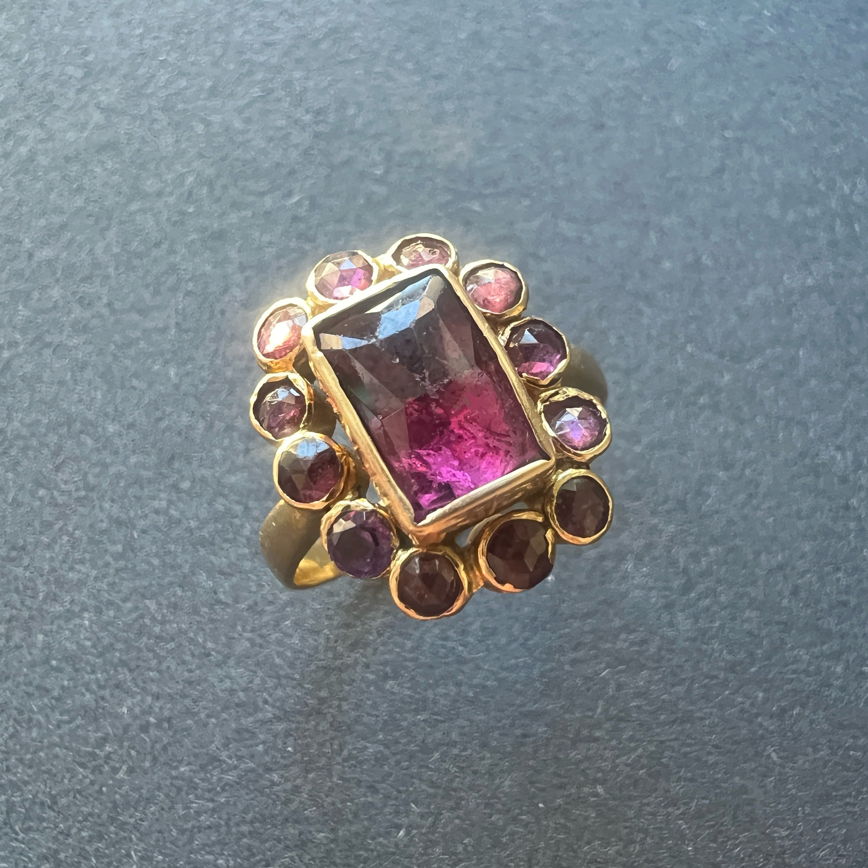 Victorian era 18K gold French Perpignan garnet ring