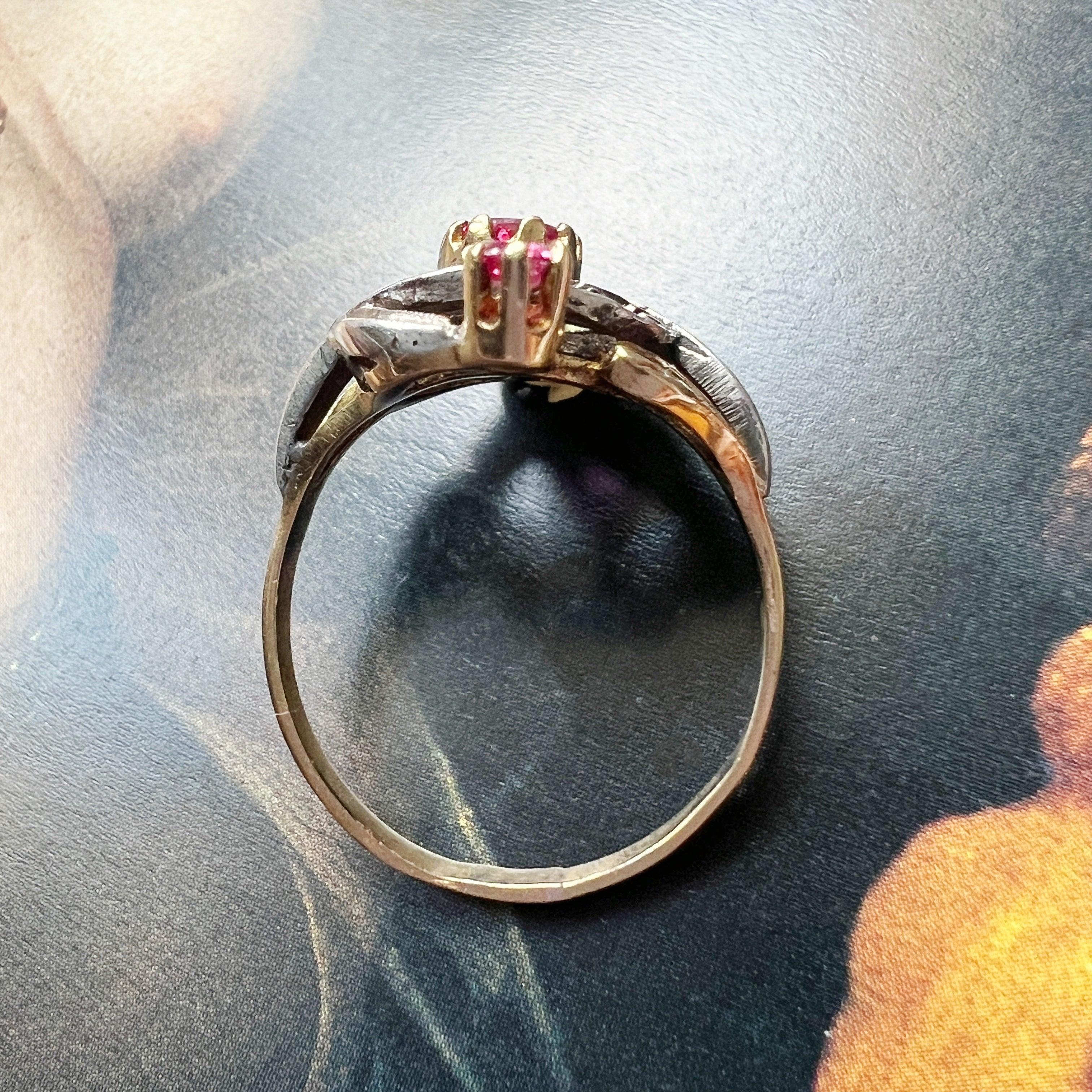 Victorian era 18K gold pink sapphire diamond ring - Curiously timeless