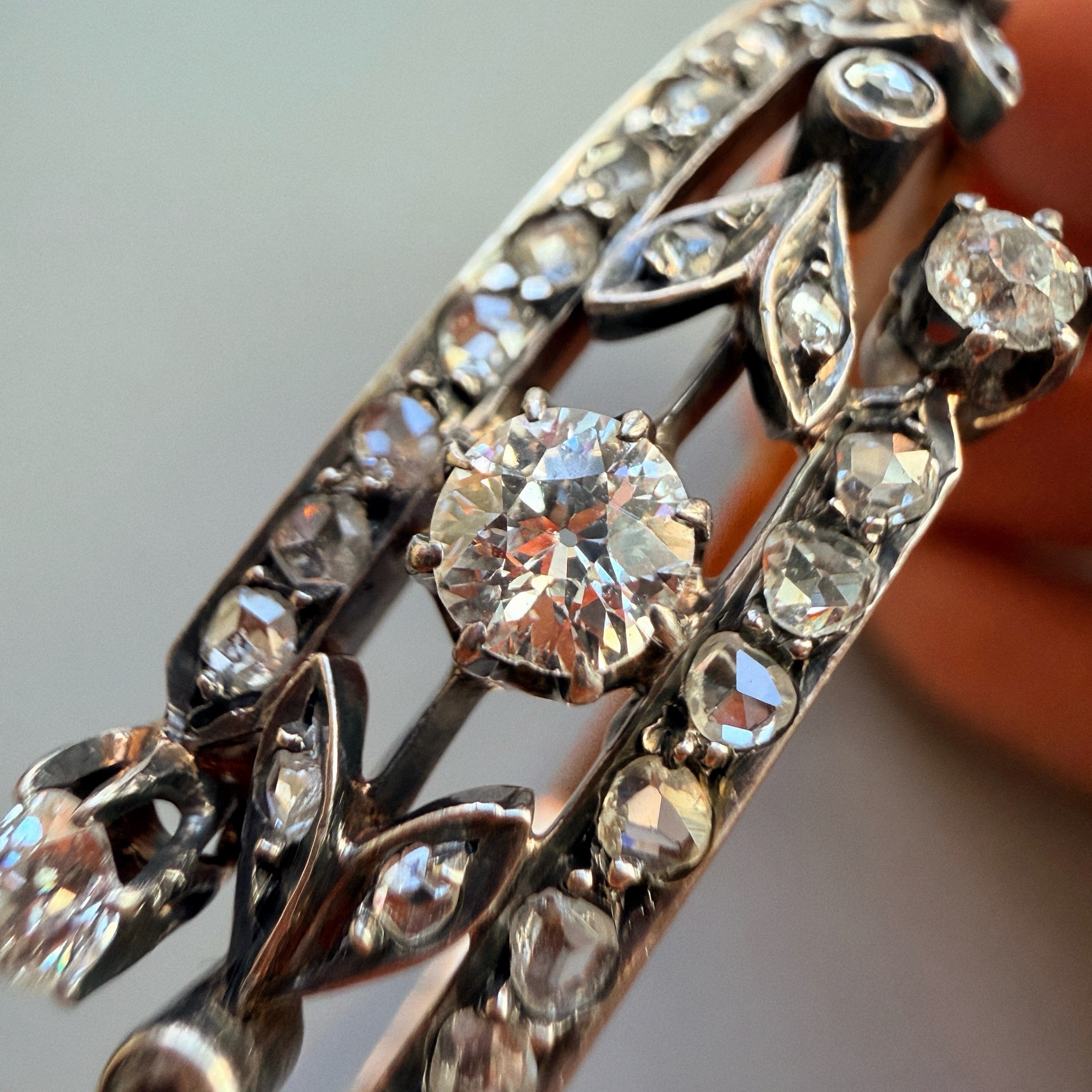 Antique Victorian era 18K gold diamond flower bracelet