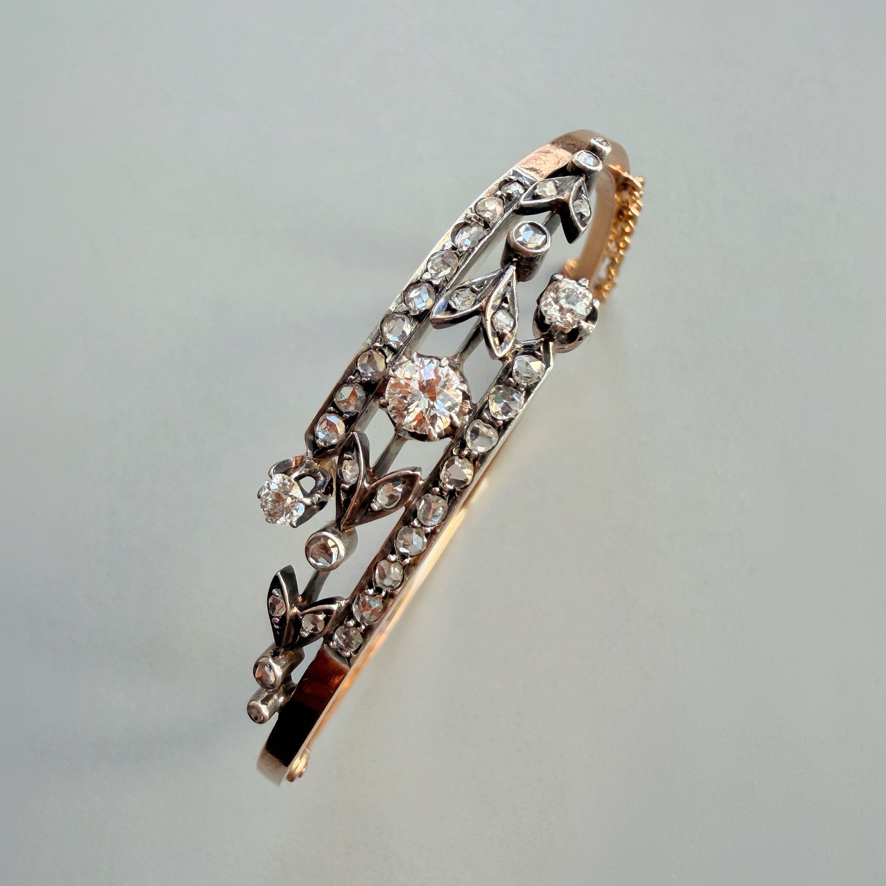 Antique Victorian era 18K gold diamond flower bracelet