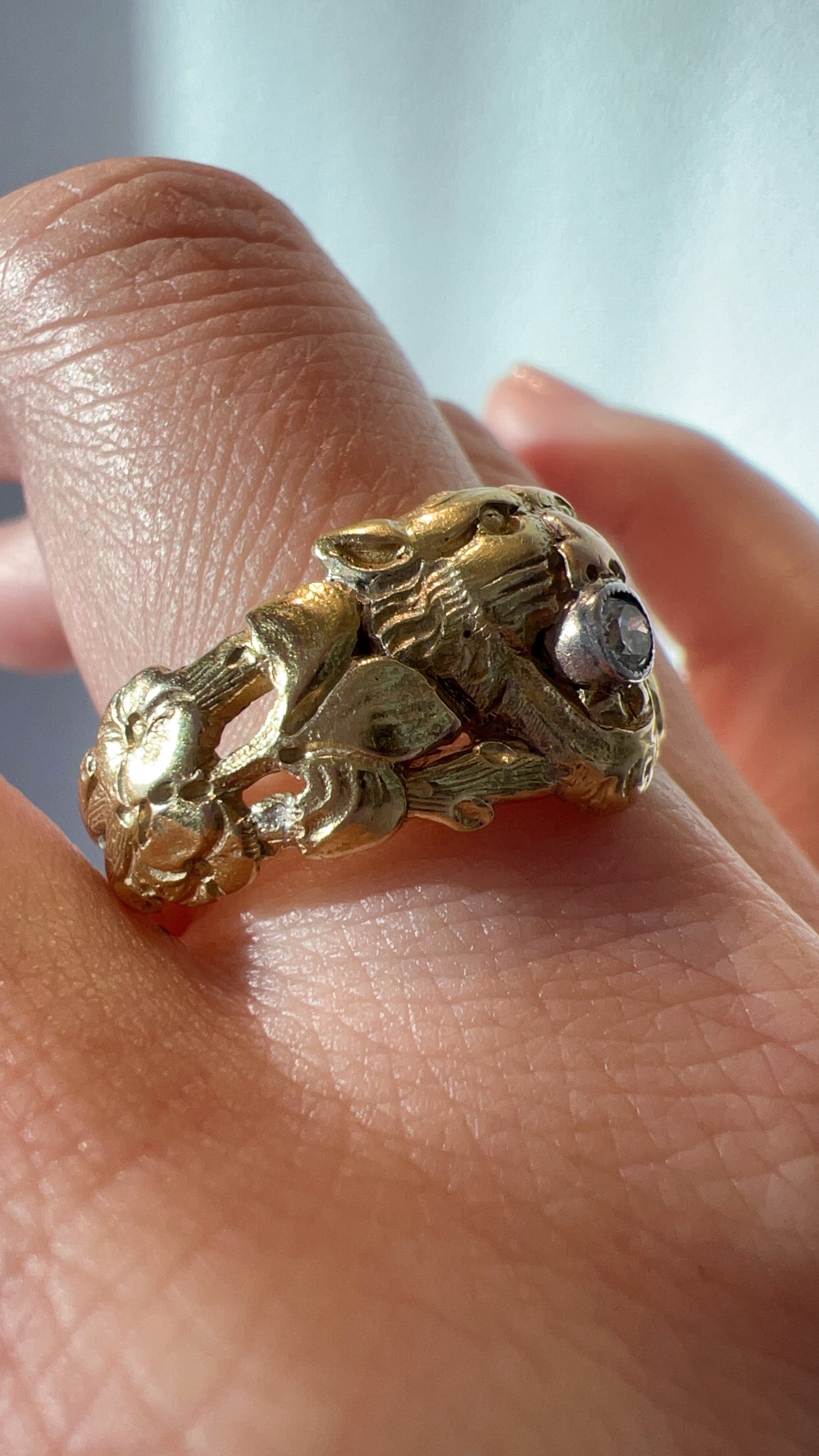 French Art Nouveau 18K gold lion ring with diamond