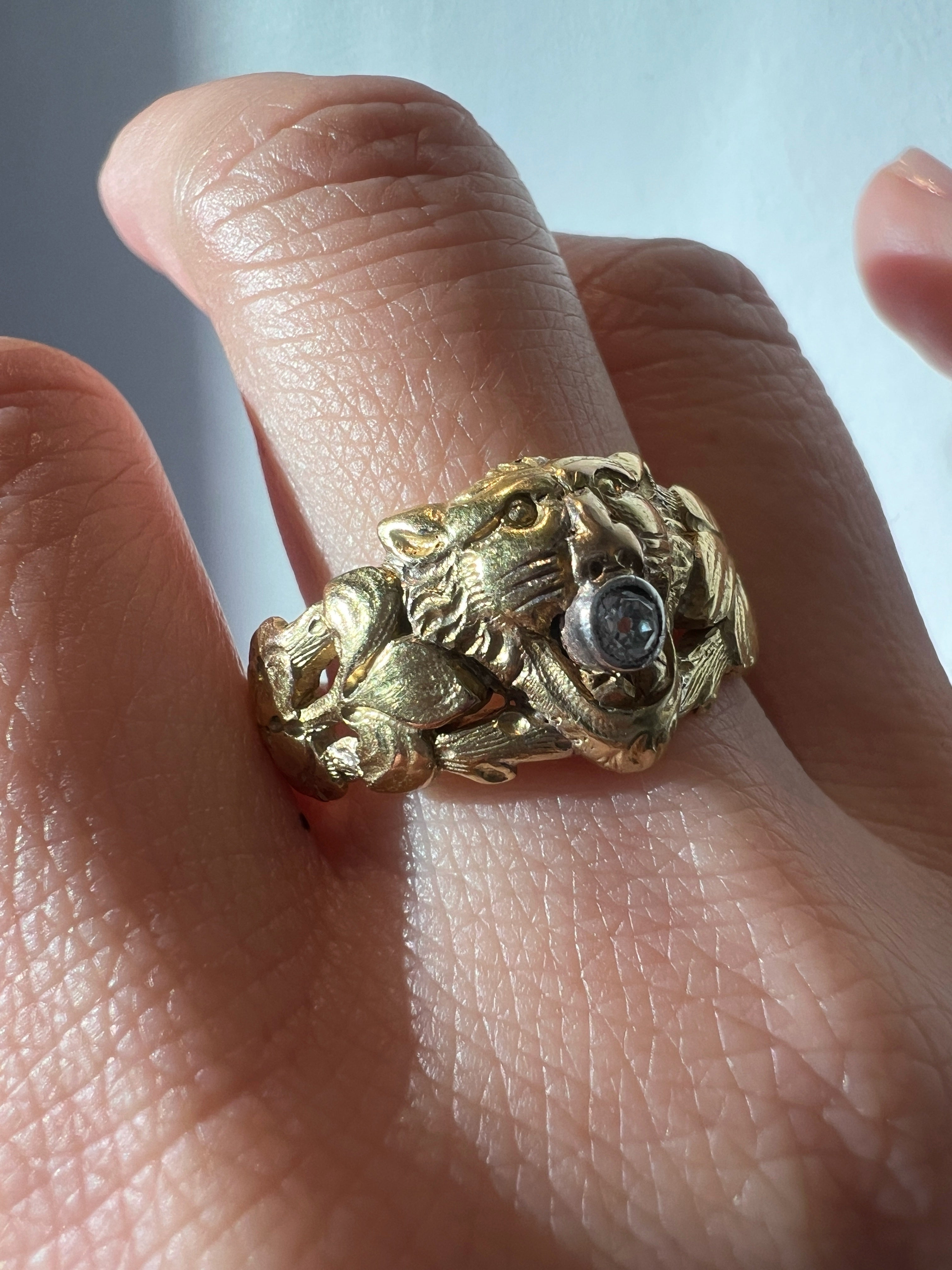 French Art Nouveau 18K gold lion ring with diamond