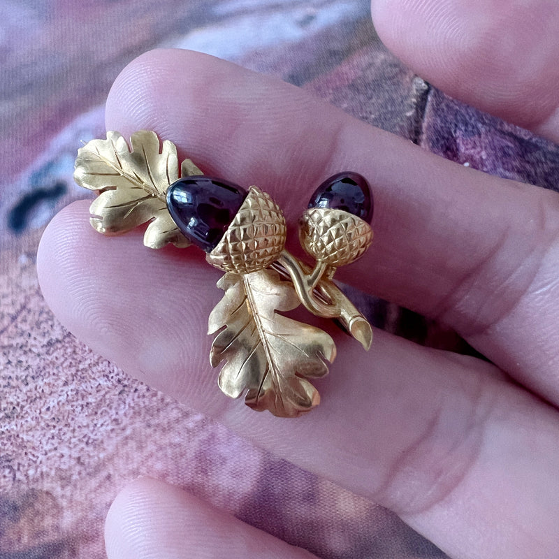 Victorian era 18K gold garnet acorn brooch