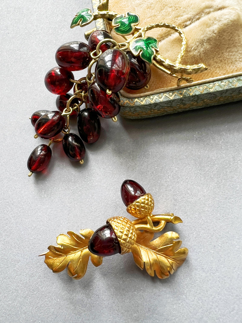 Victorian era 18K gold garnet acorn brooch