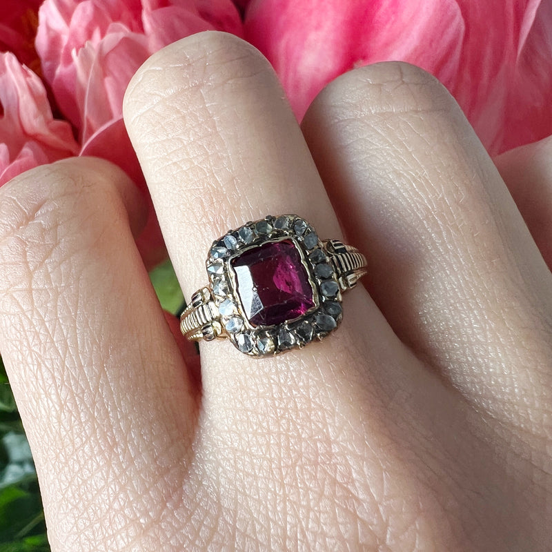 Victorian era 18K gold garnet rose cut diamond cluster ring